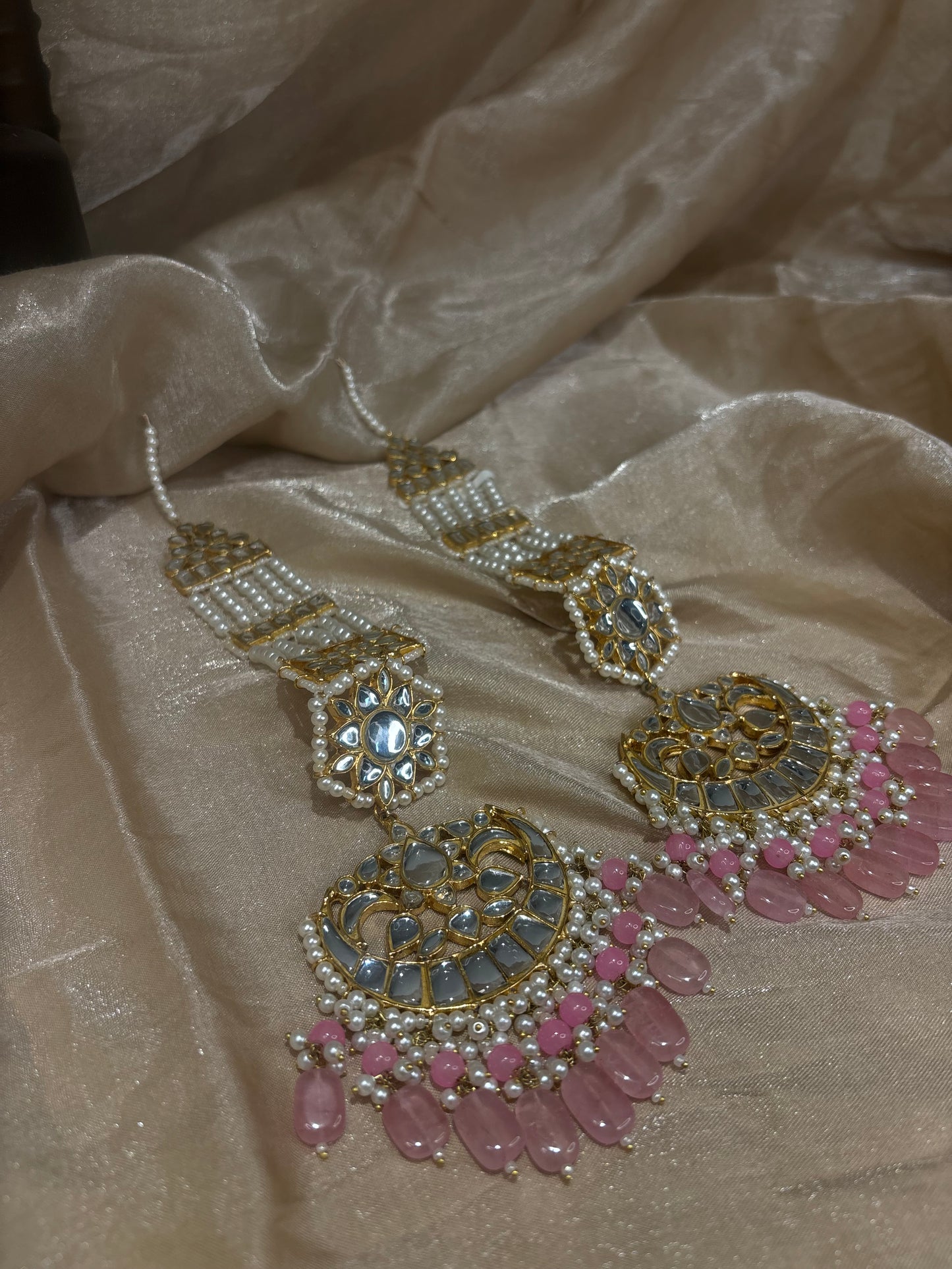 Baby pink farshi kundan sahare earring/tikka set