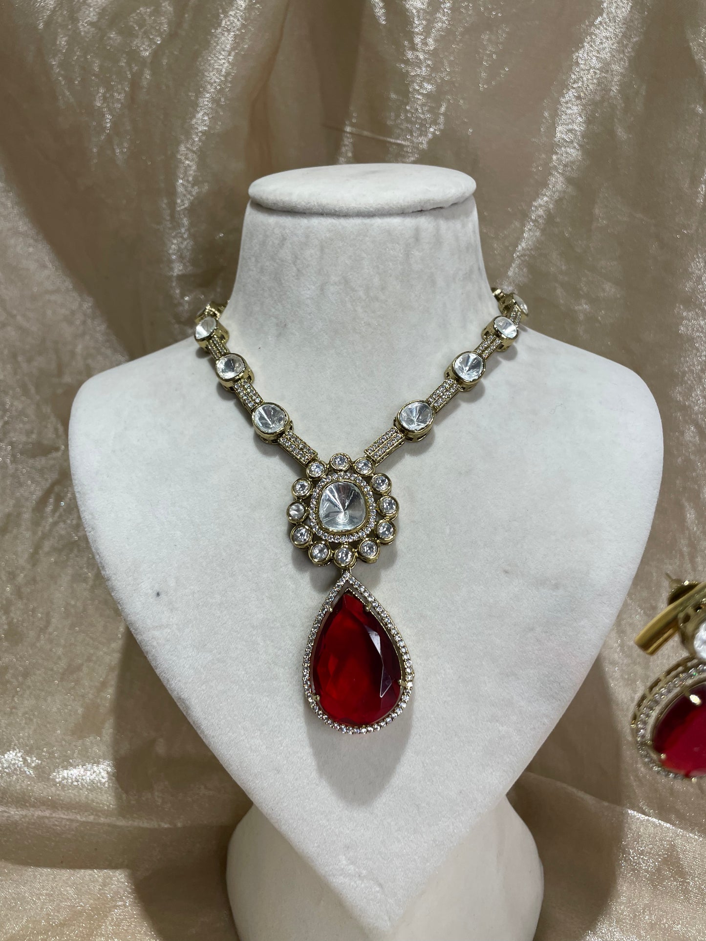 maroon necklace set