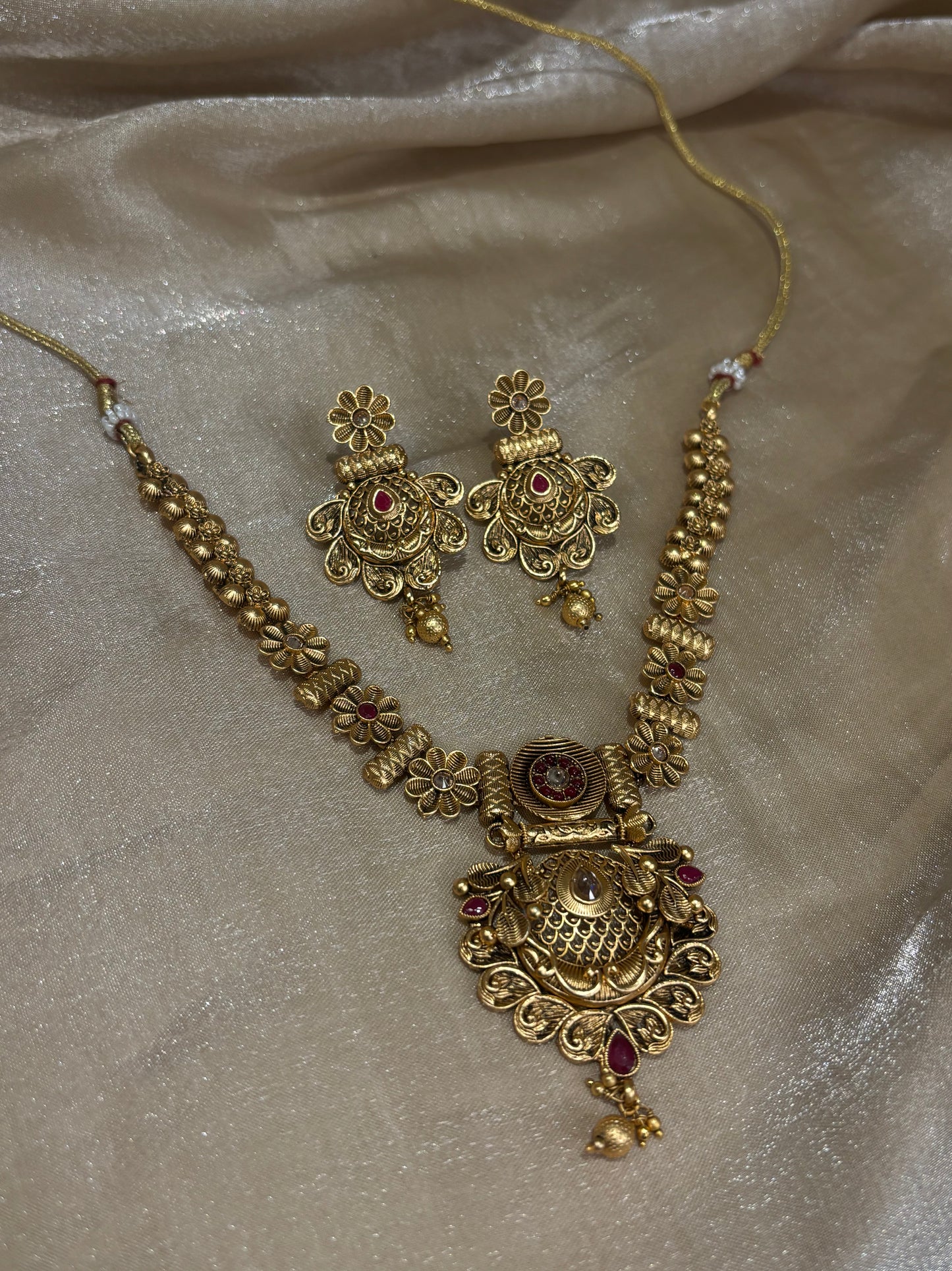 Hot pink necklace set