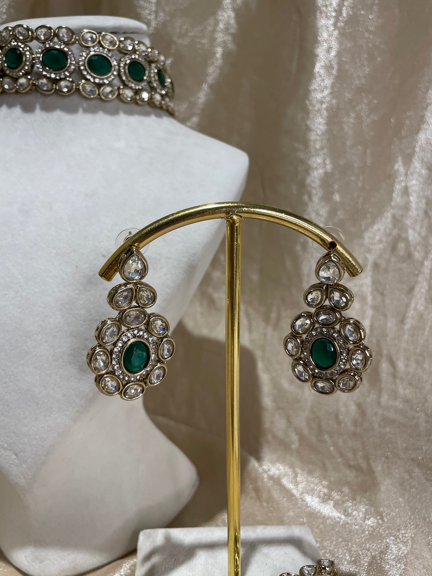 emerald green choker set