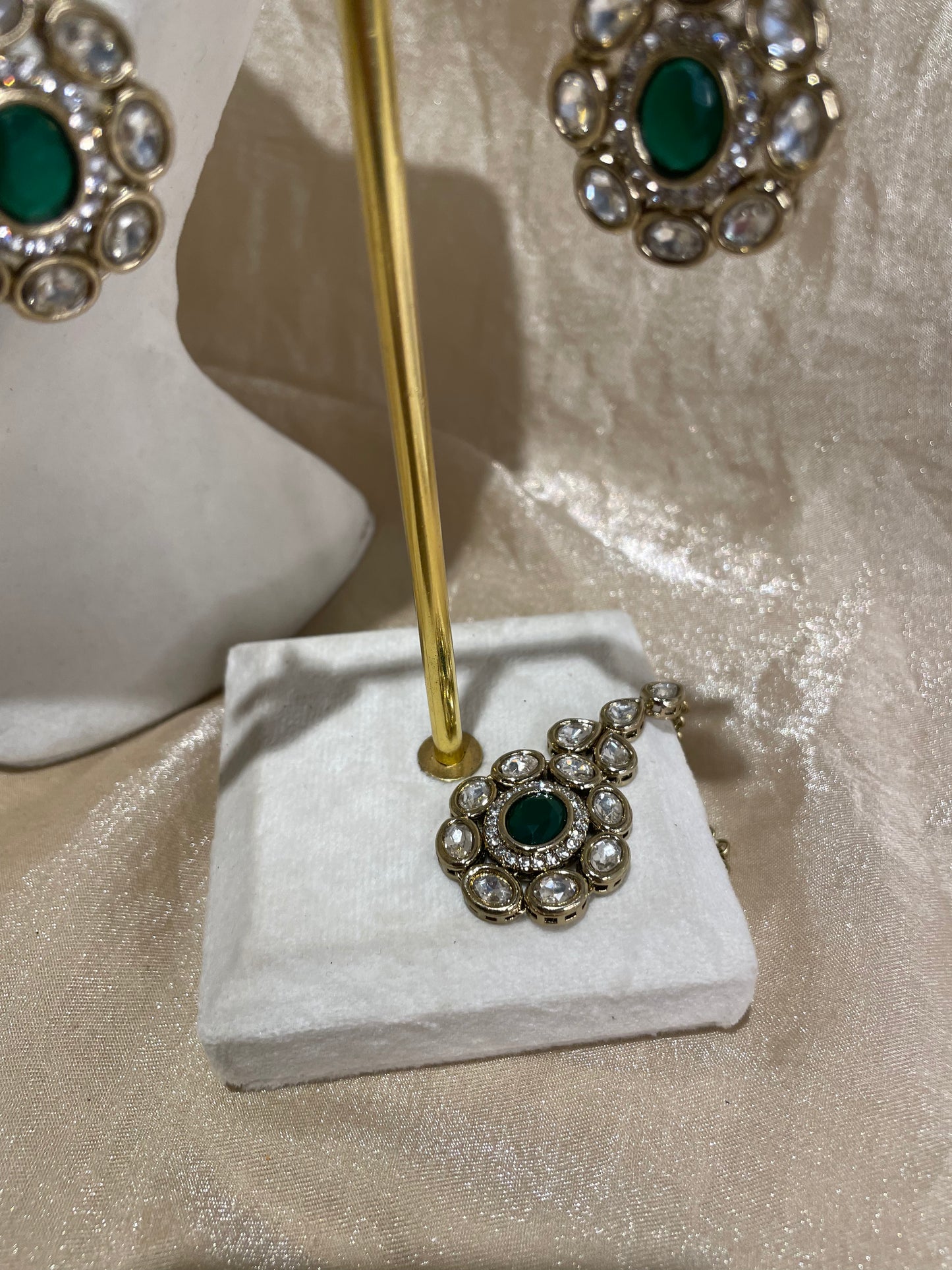 emerald green choker set