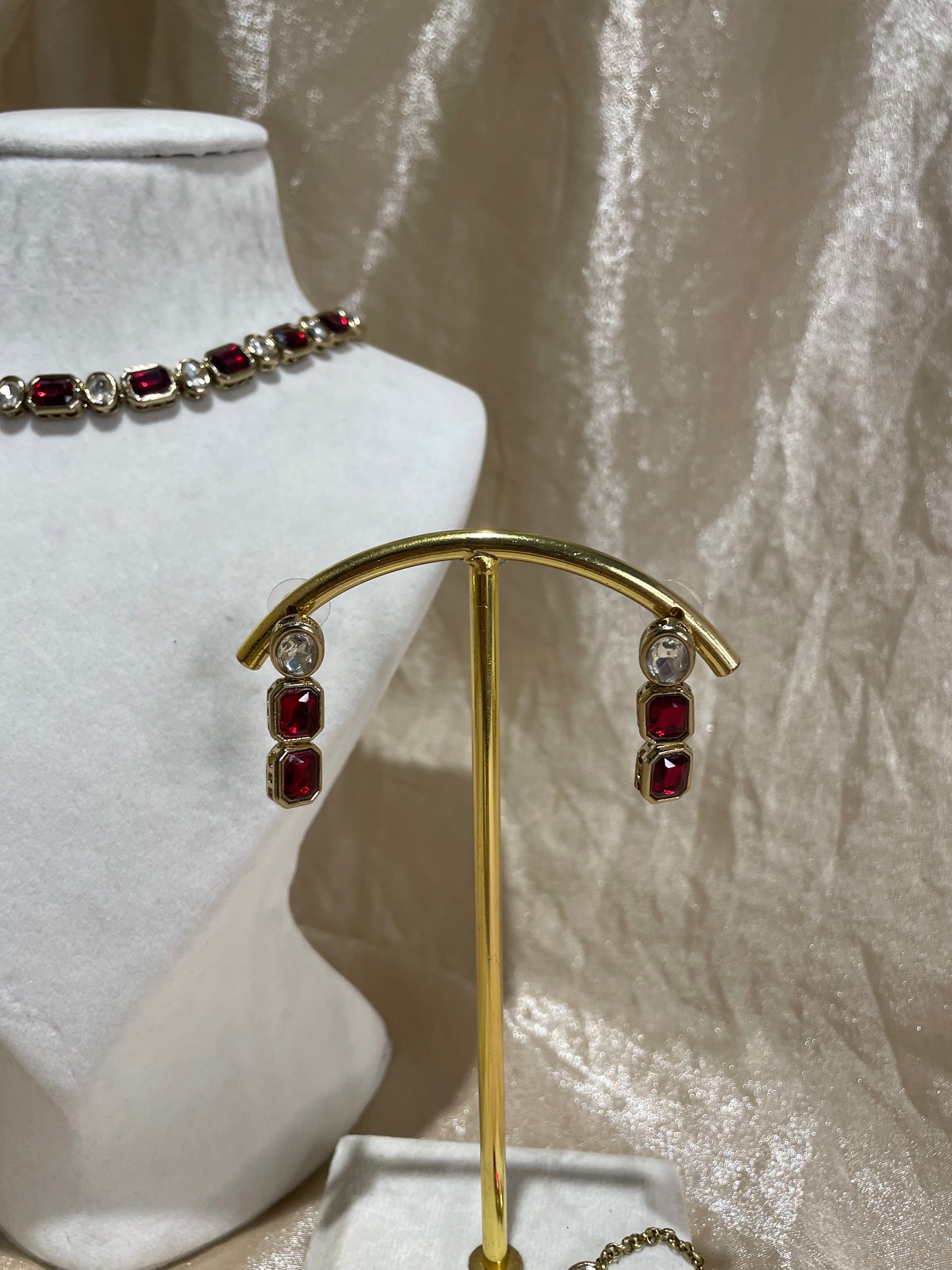 maroon necklace set