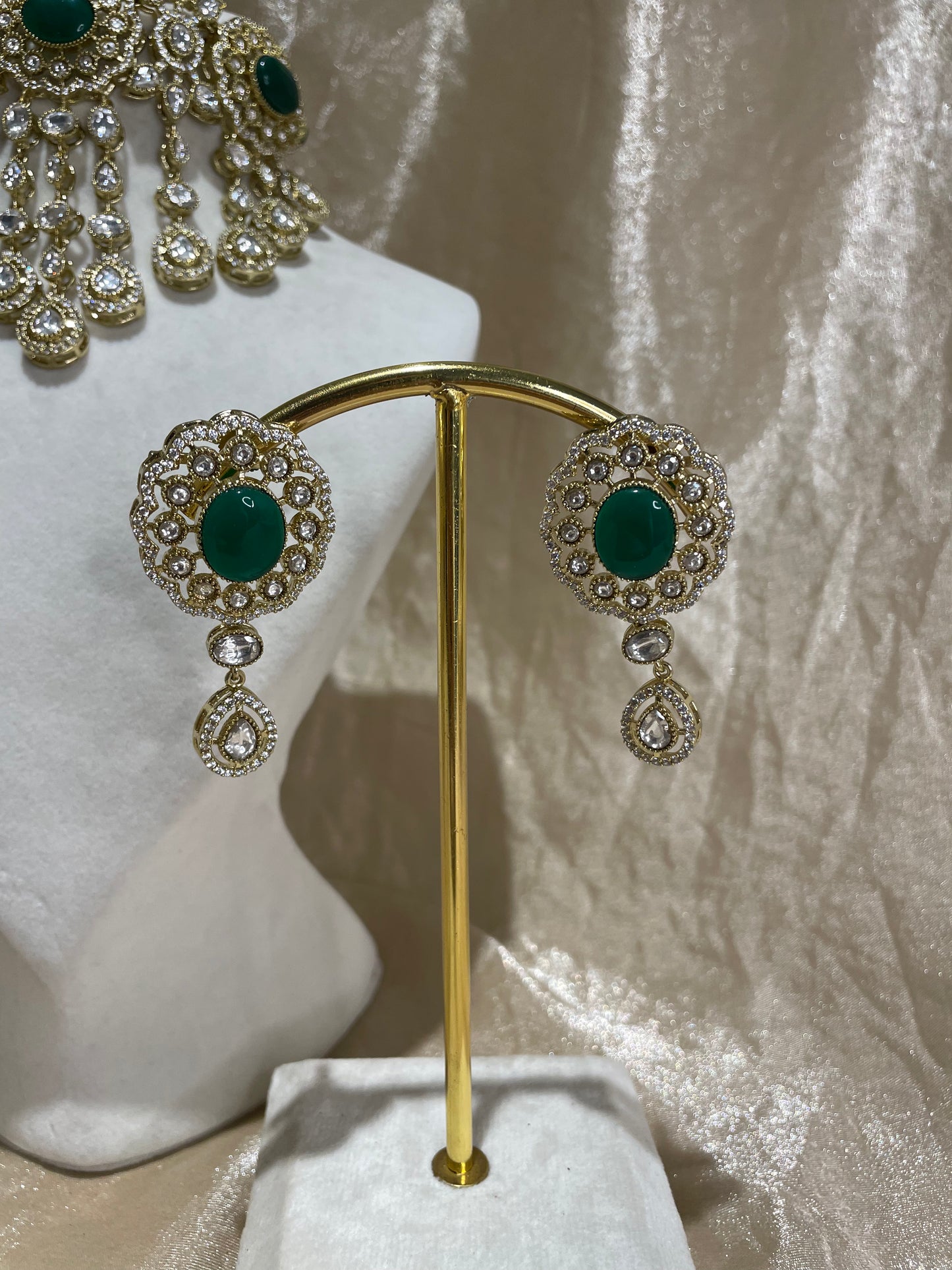 emerald green choker set