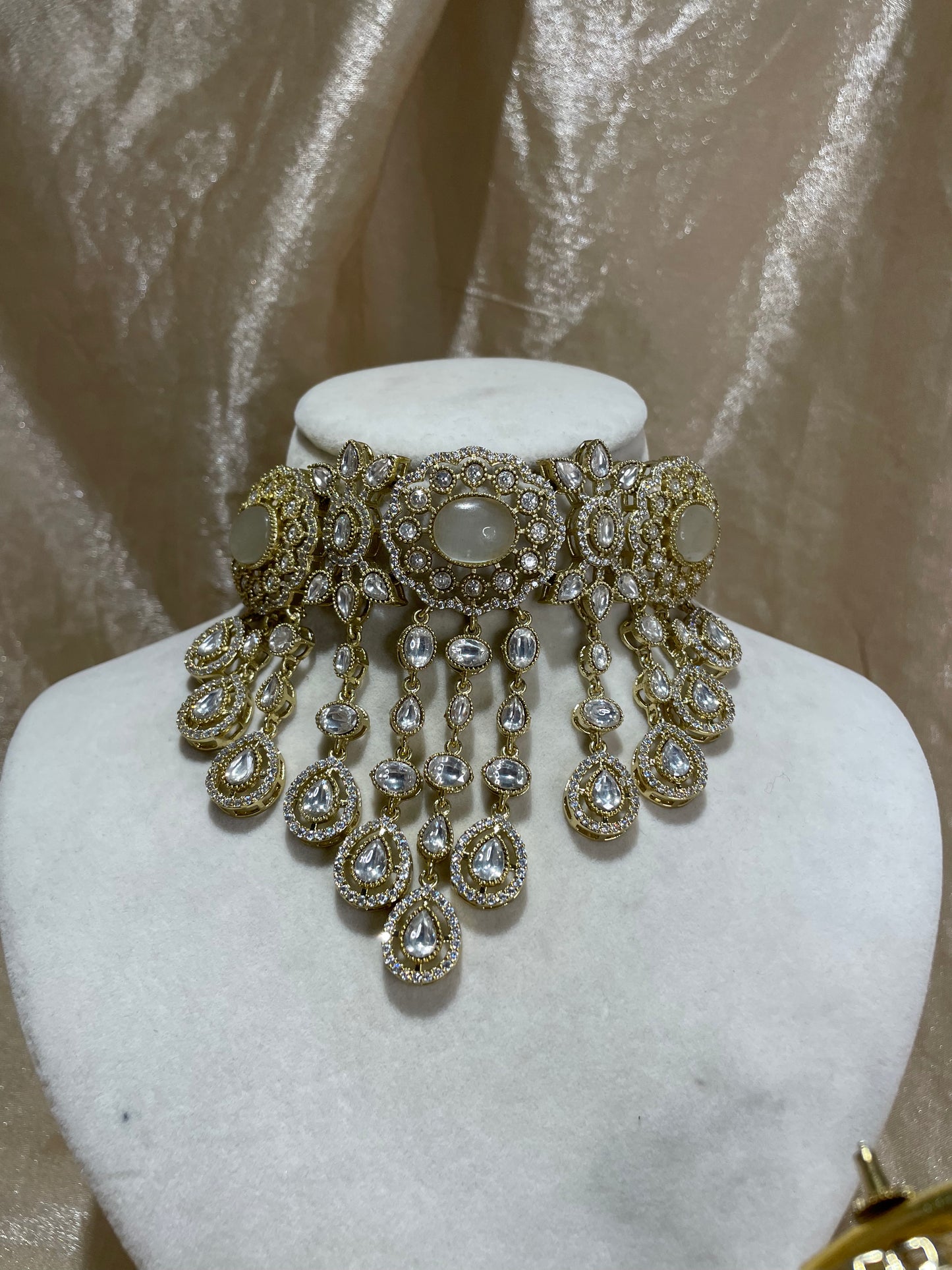gold choker set