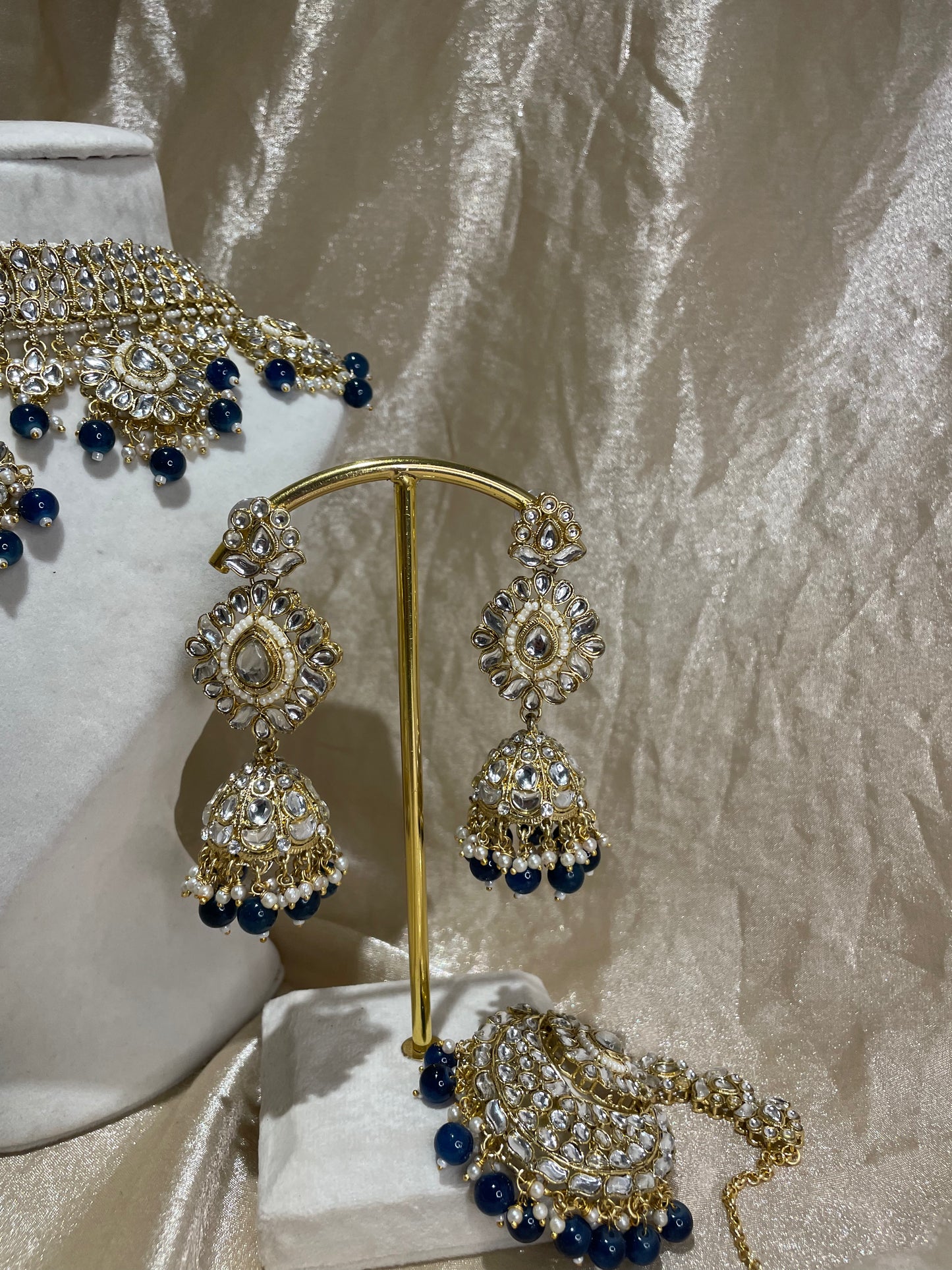 navy blue choker set