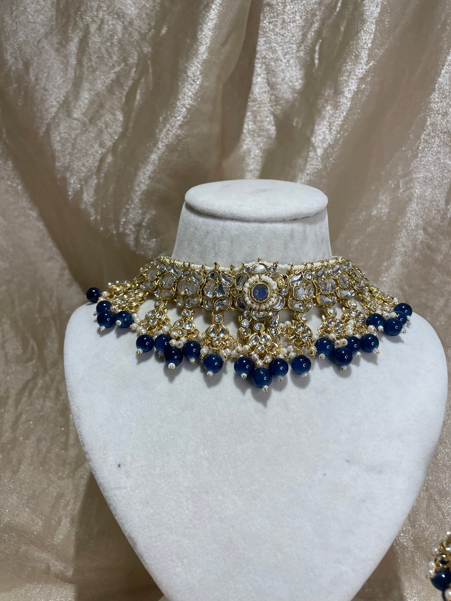 navy blue choker set
