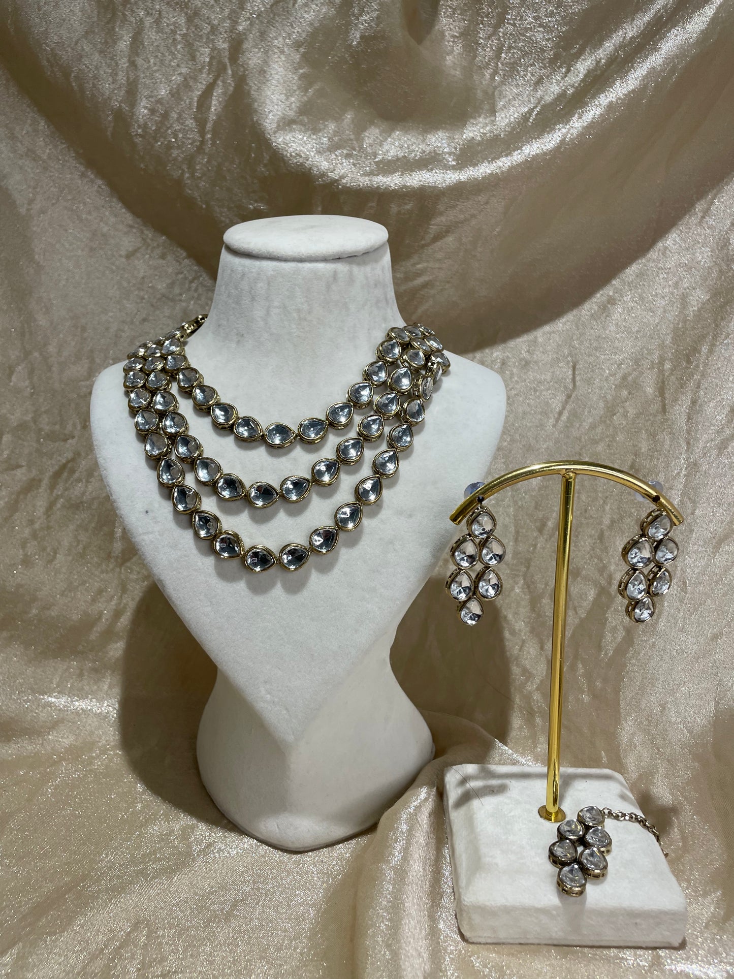 3 layered necklace set