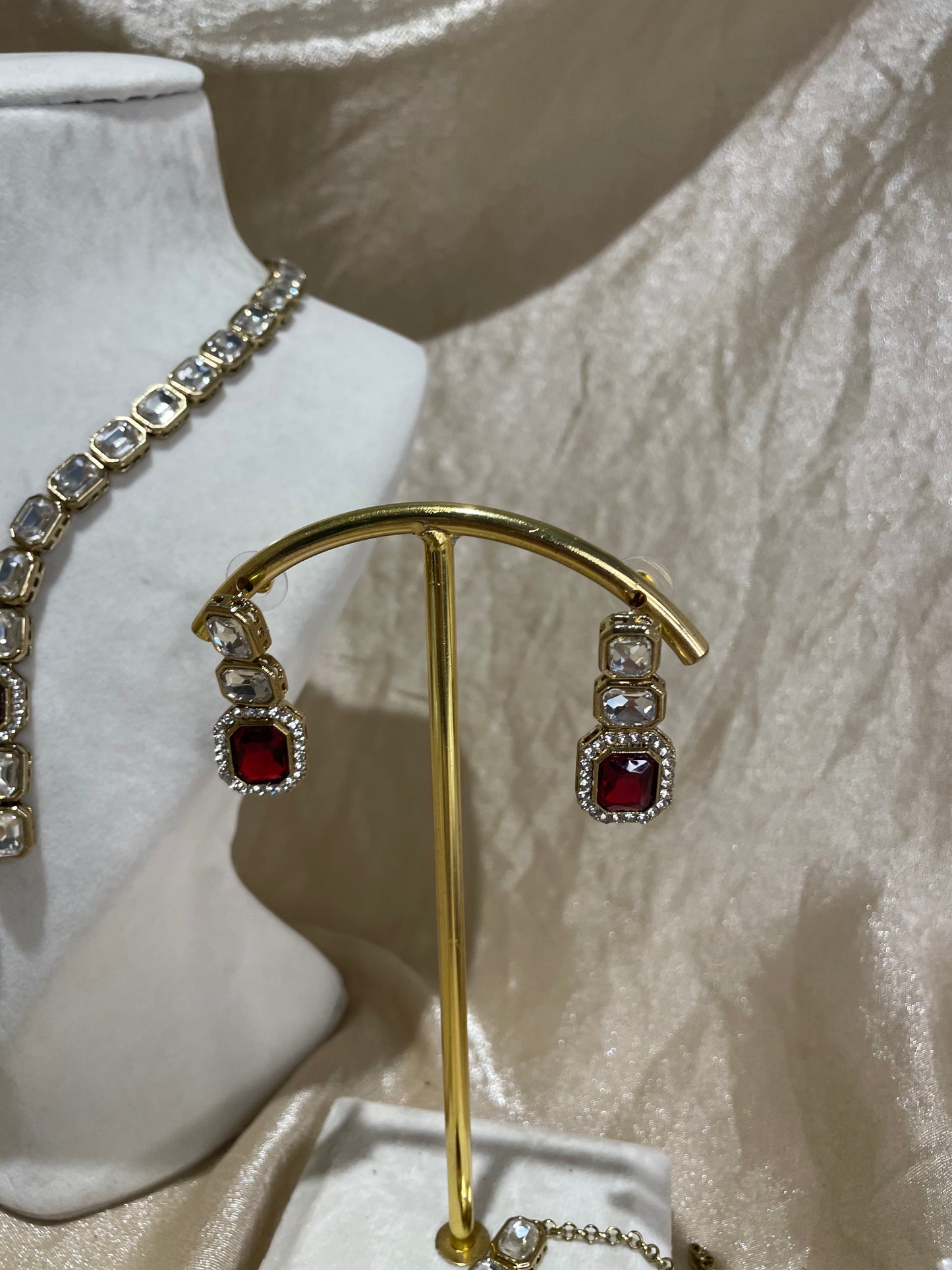 maroon necklace set