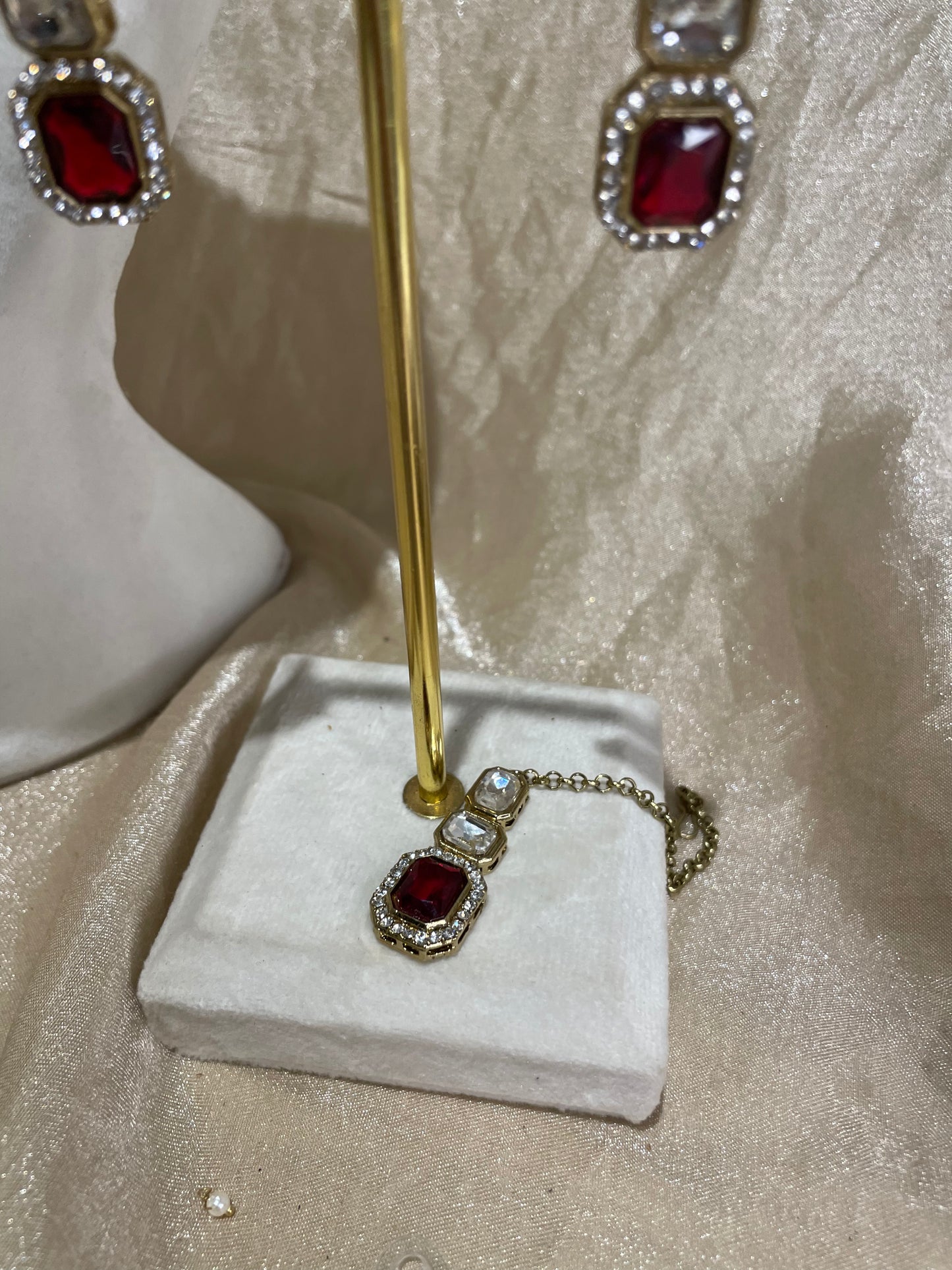 maroon necklace set