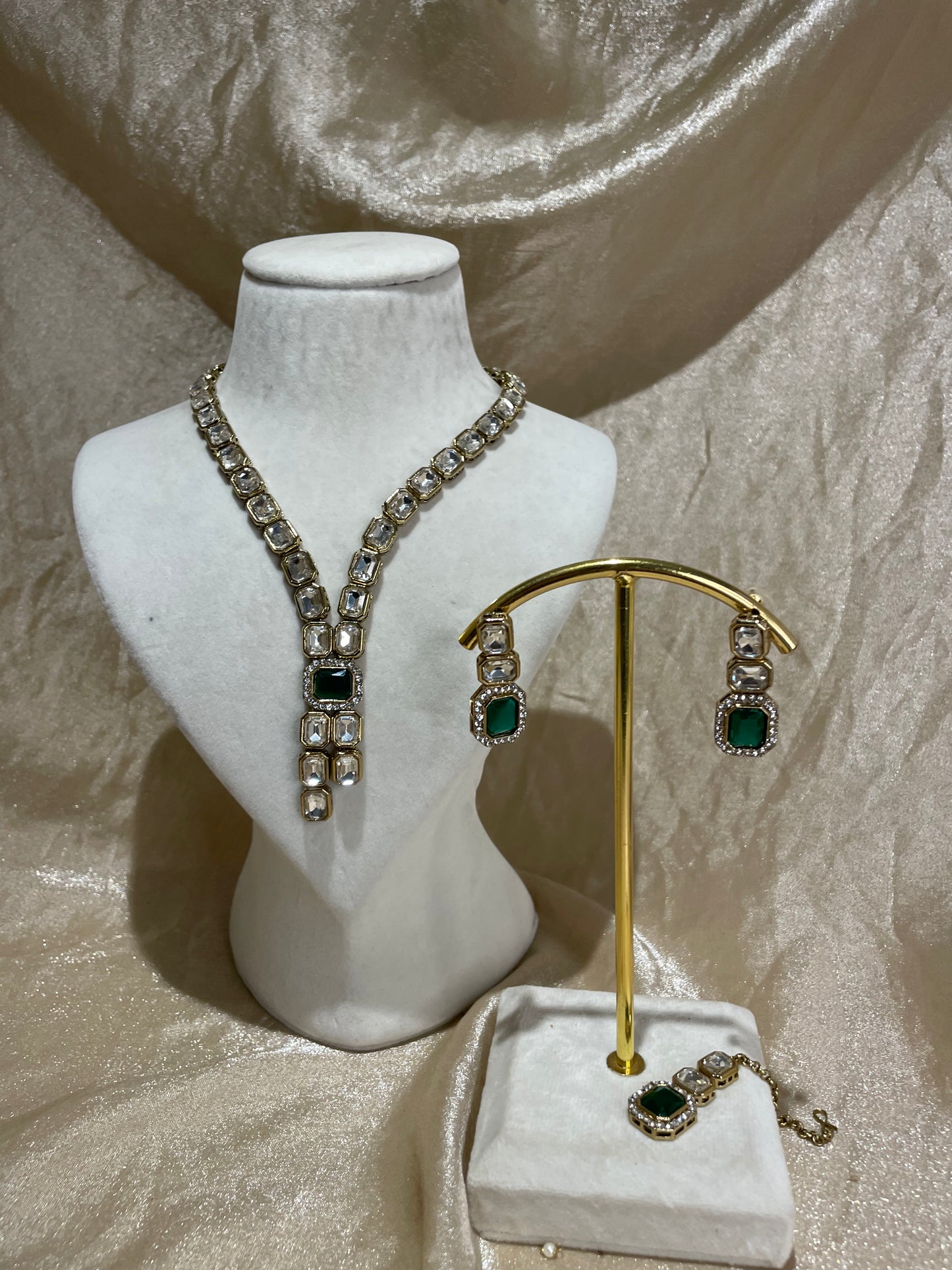 emerald green necklace set