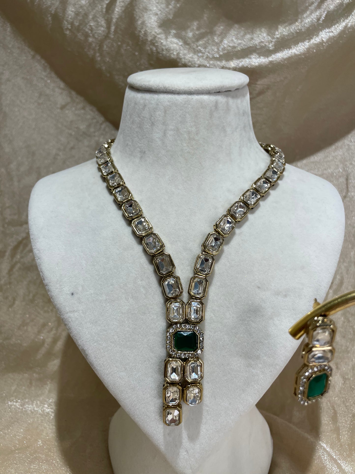 emerald green necklace set
