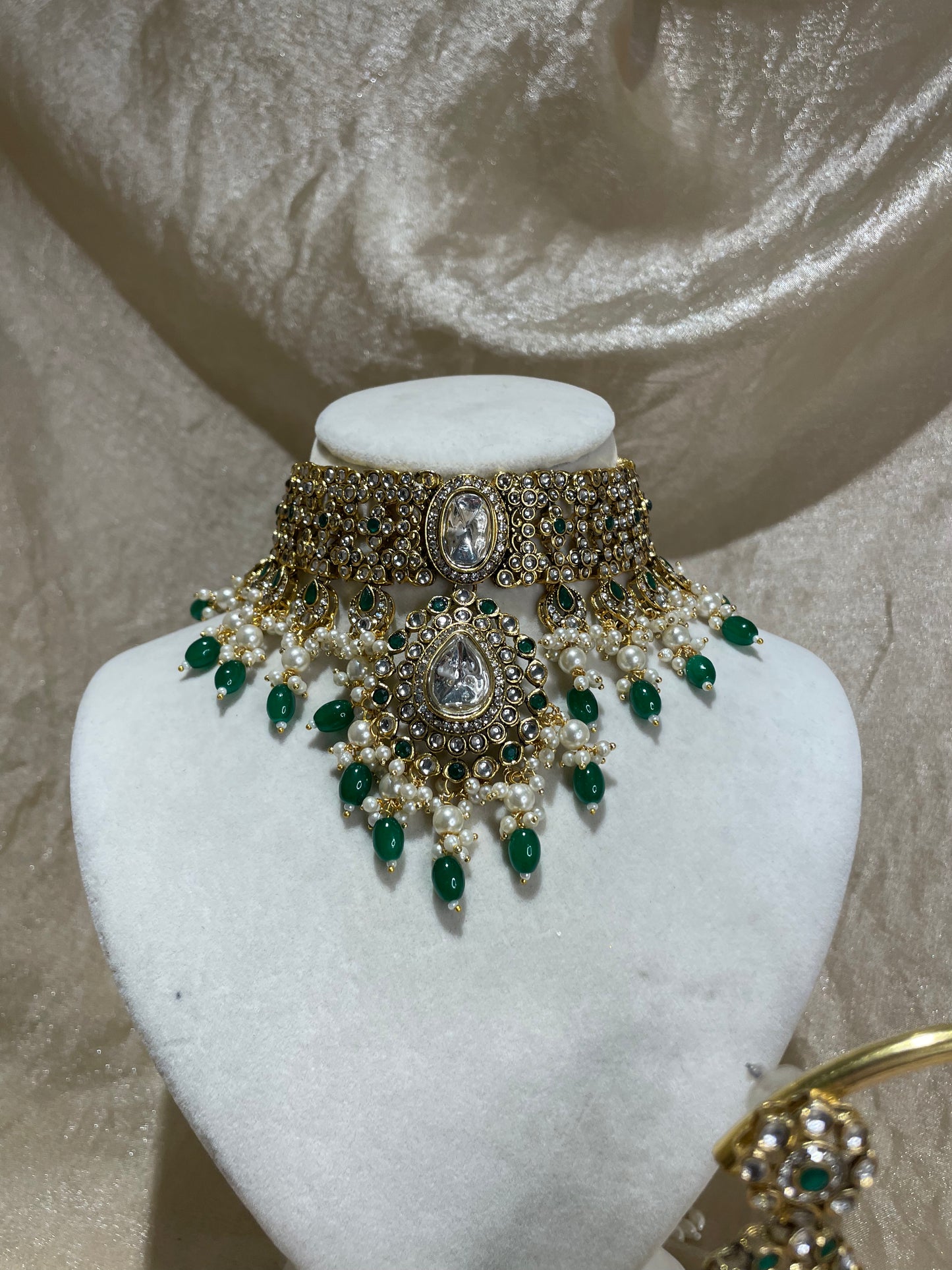 emerald green choker set