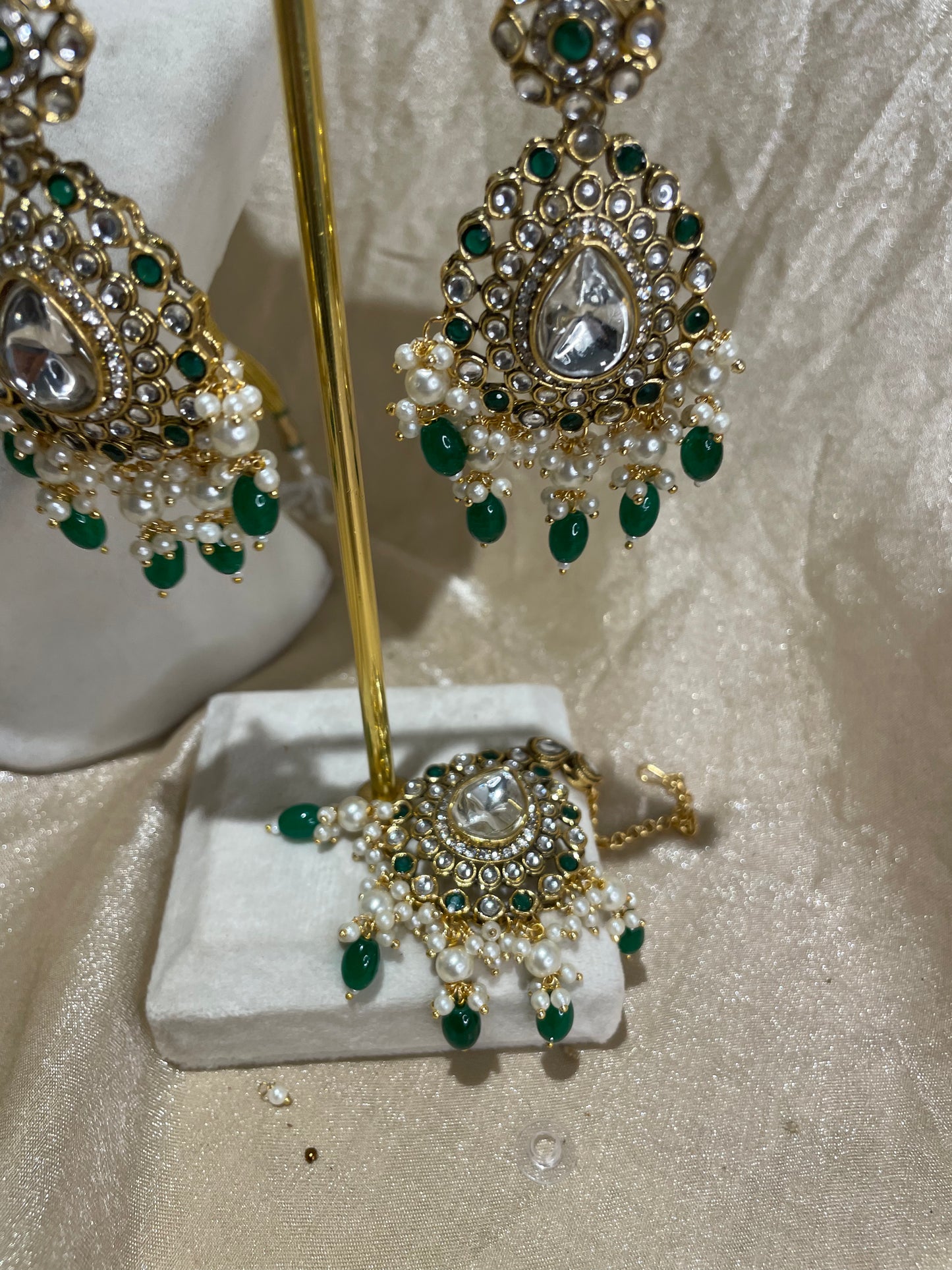emerald green choker set