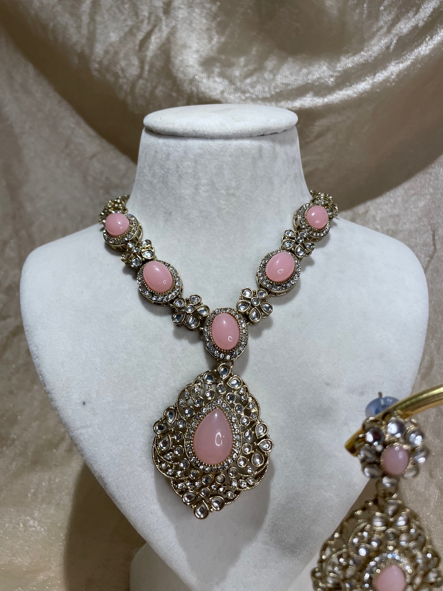 baby pink necklace set
