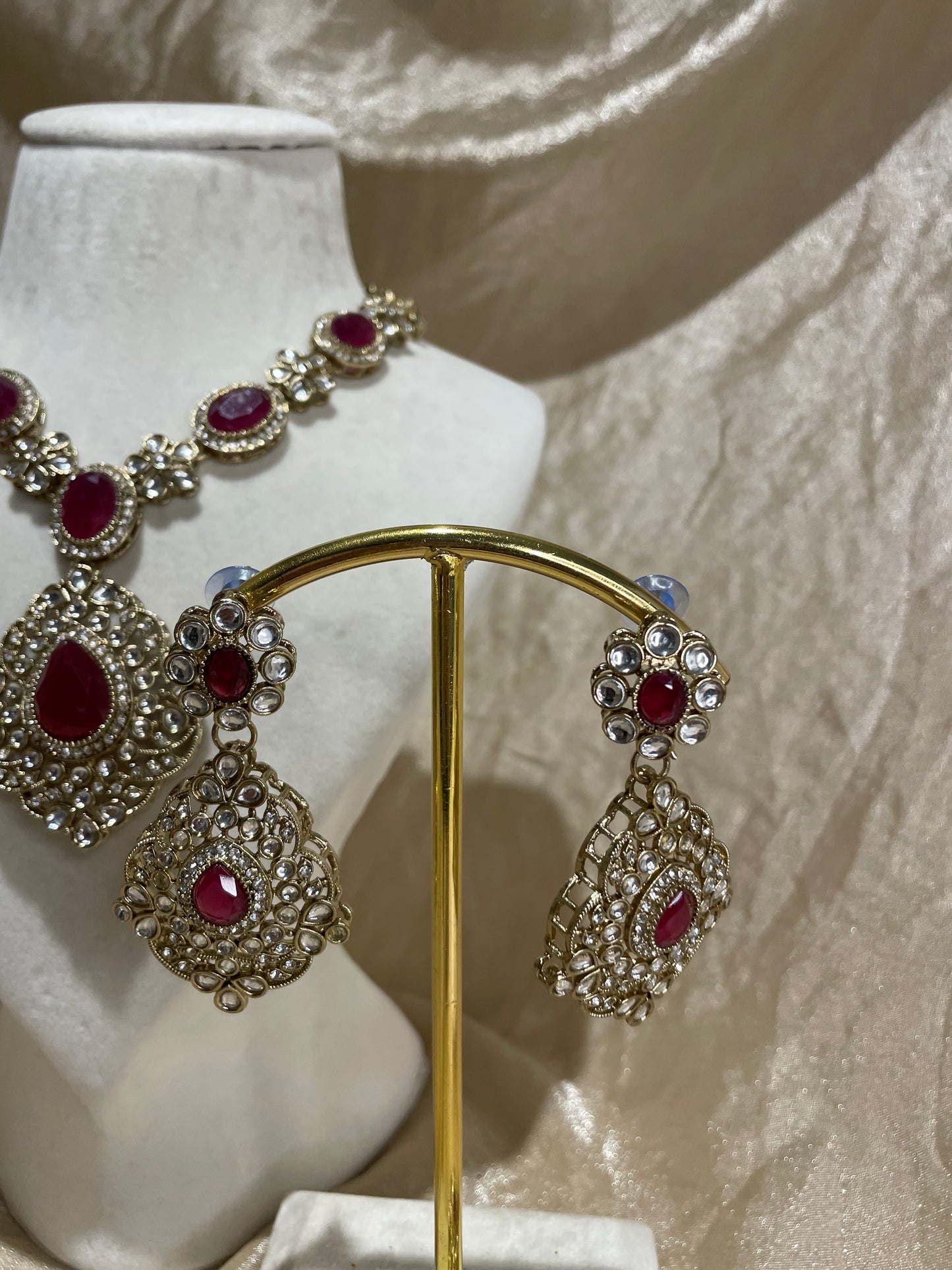 maroon necklace set