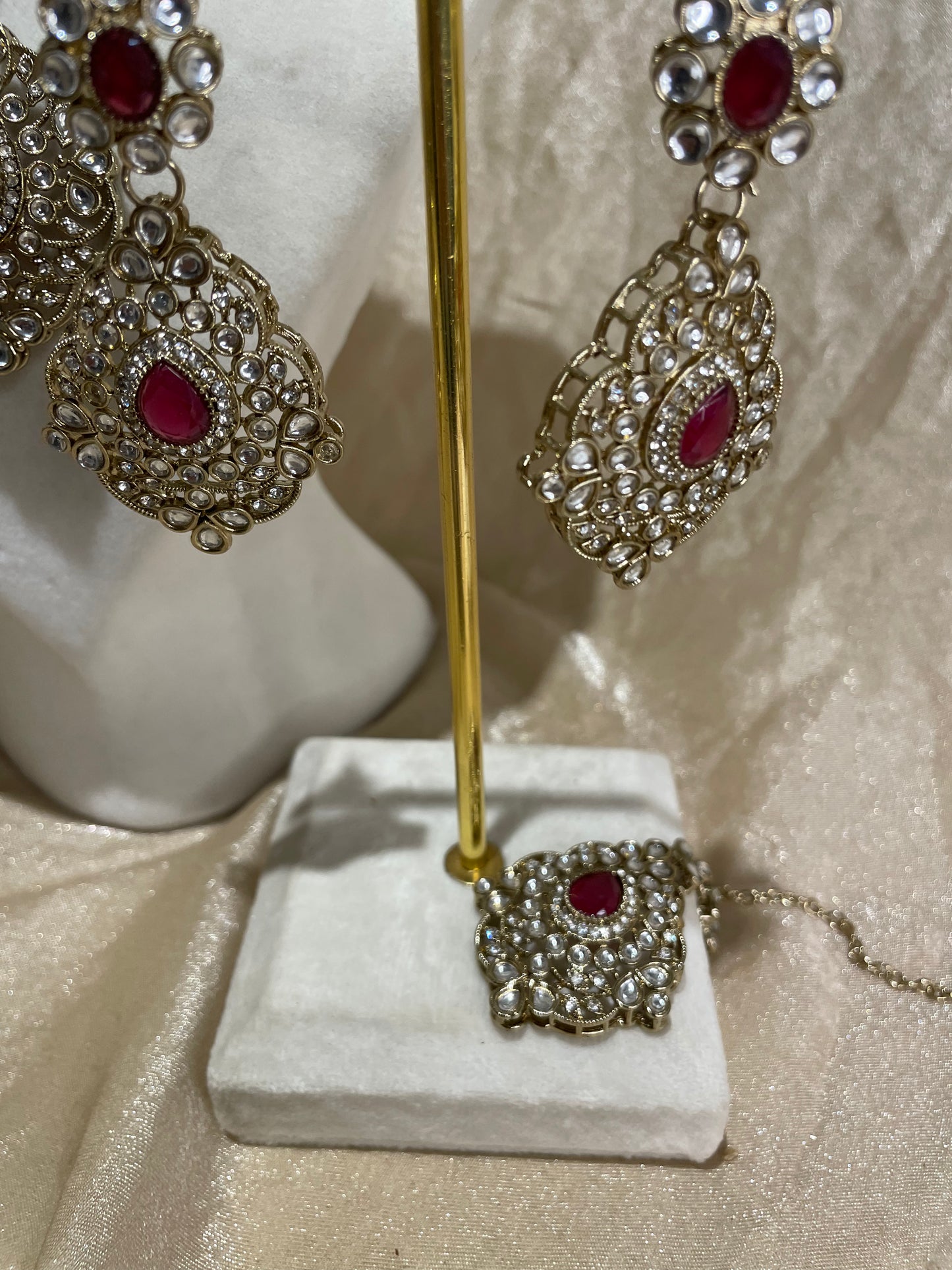 maroon necklace set