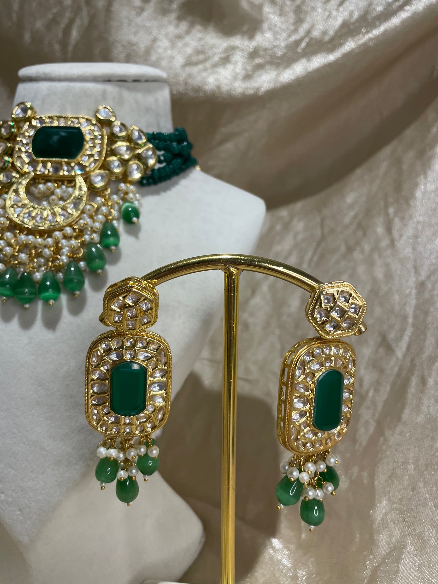 emerald green choker set