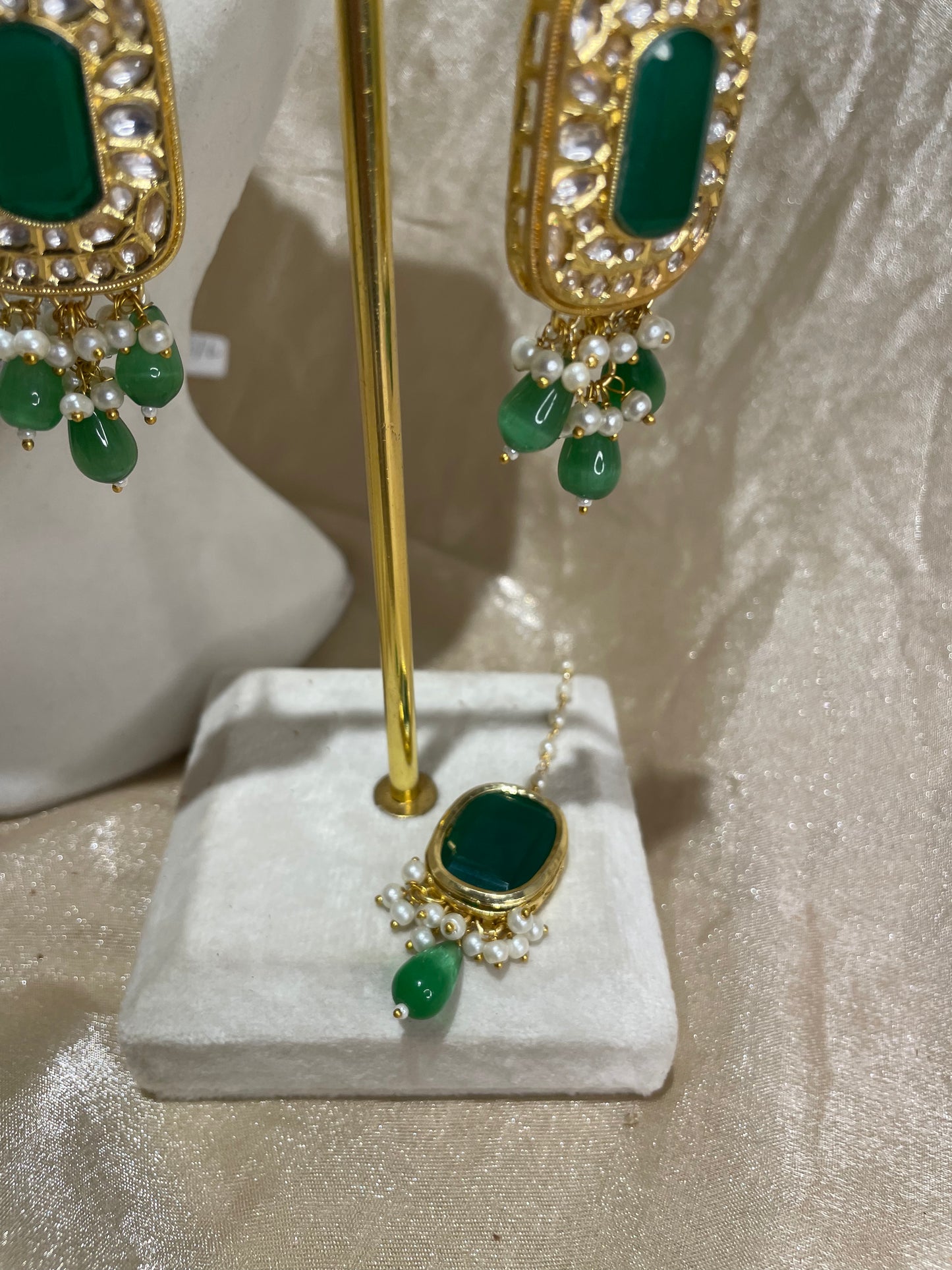 emerald green choker set