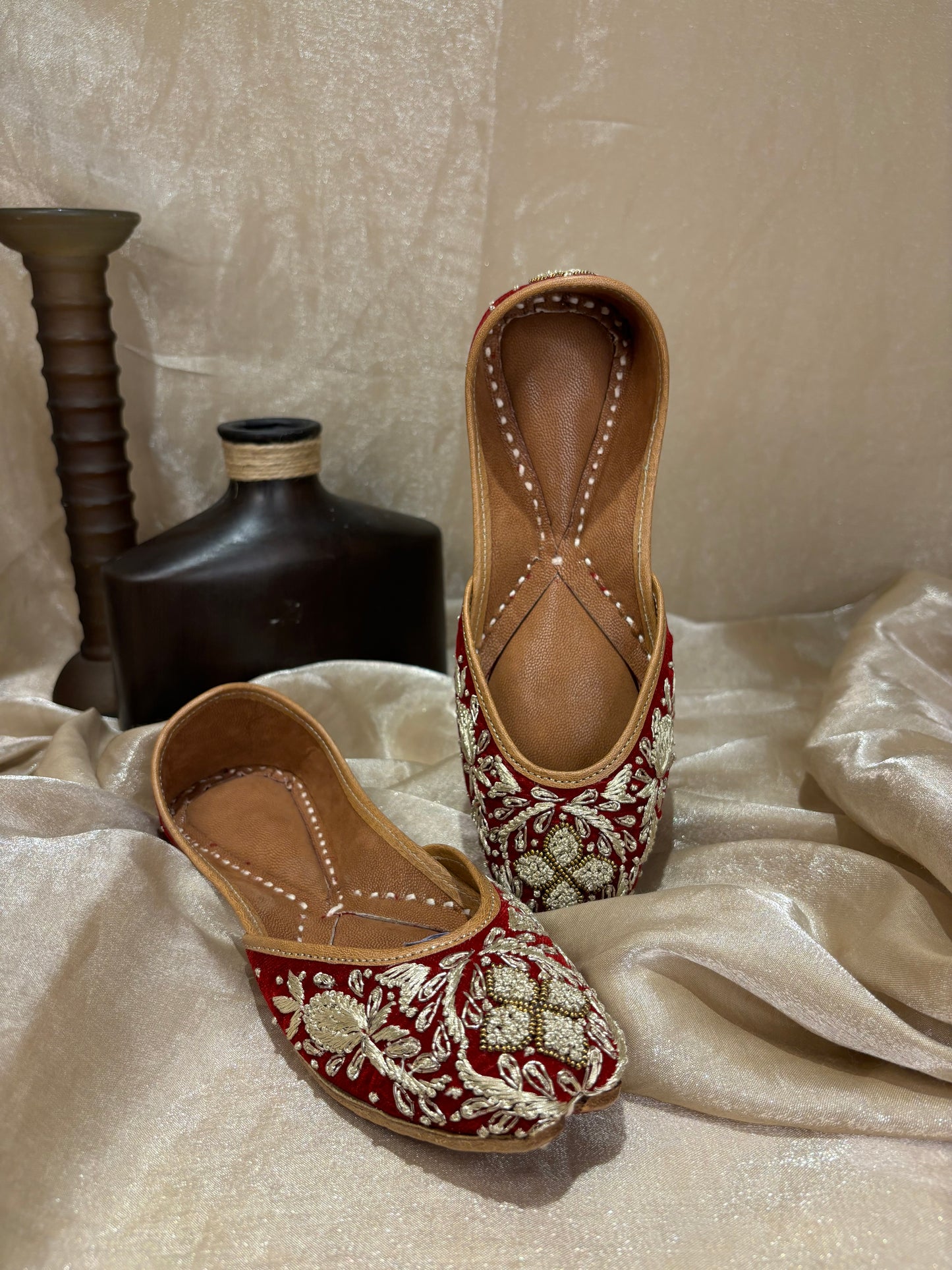 Maroon Punjabi jutti