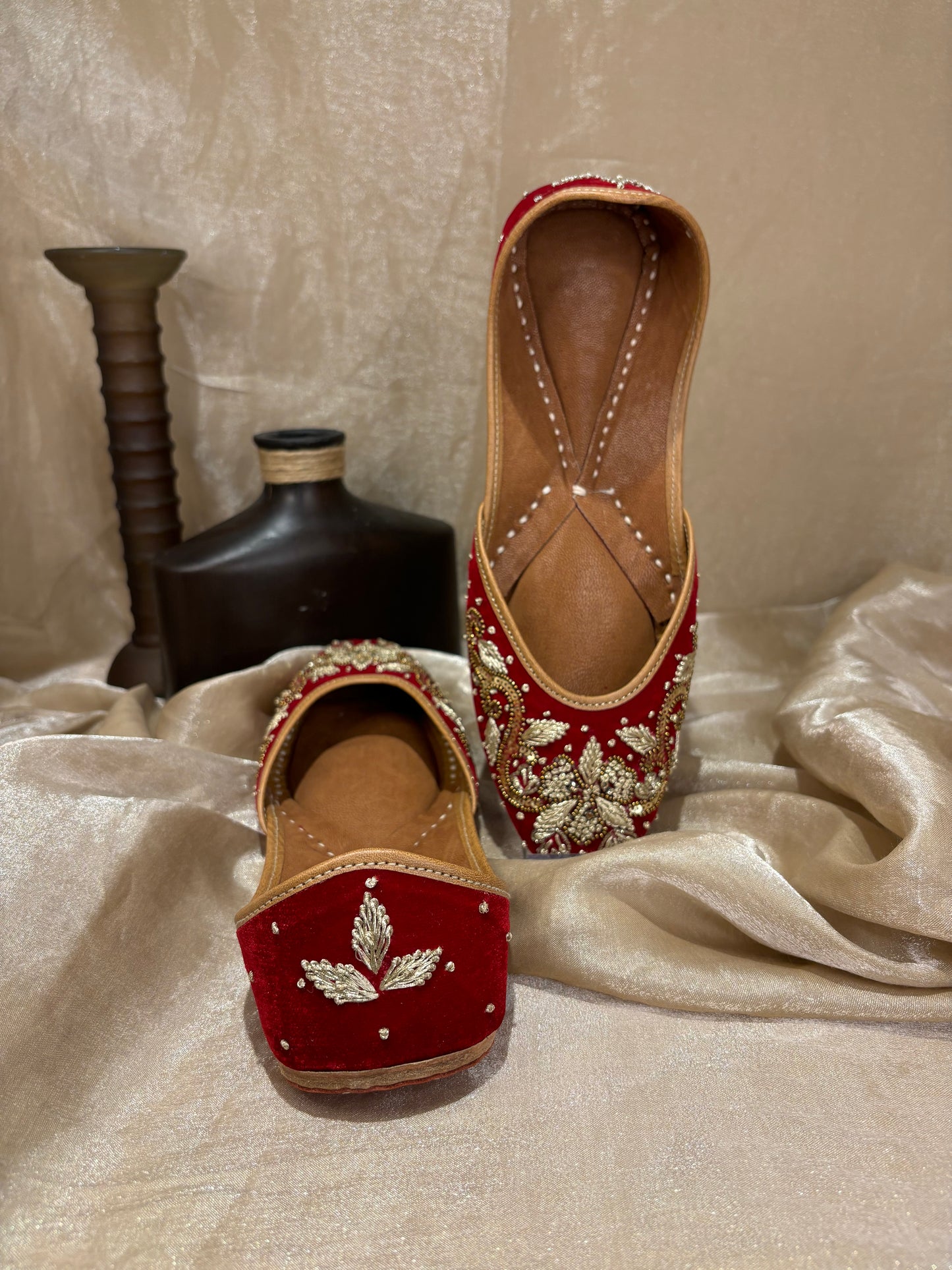 Maroon Punjabi jutti