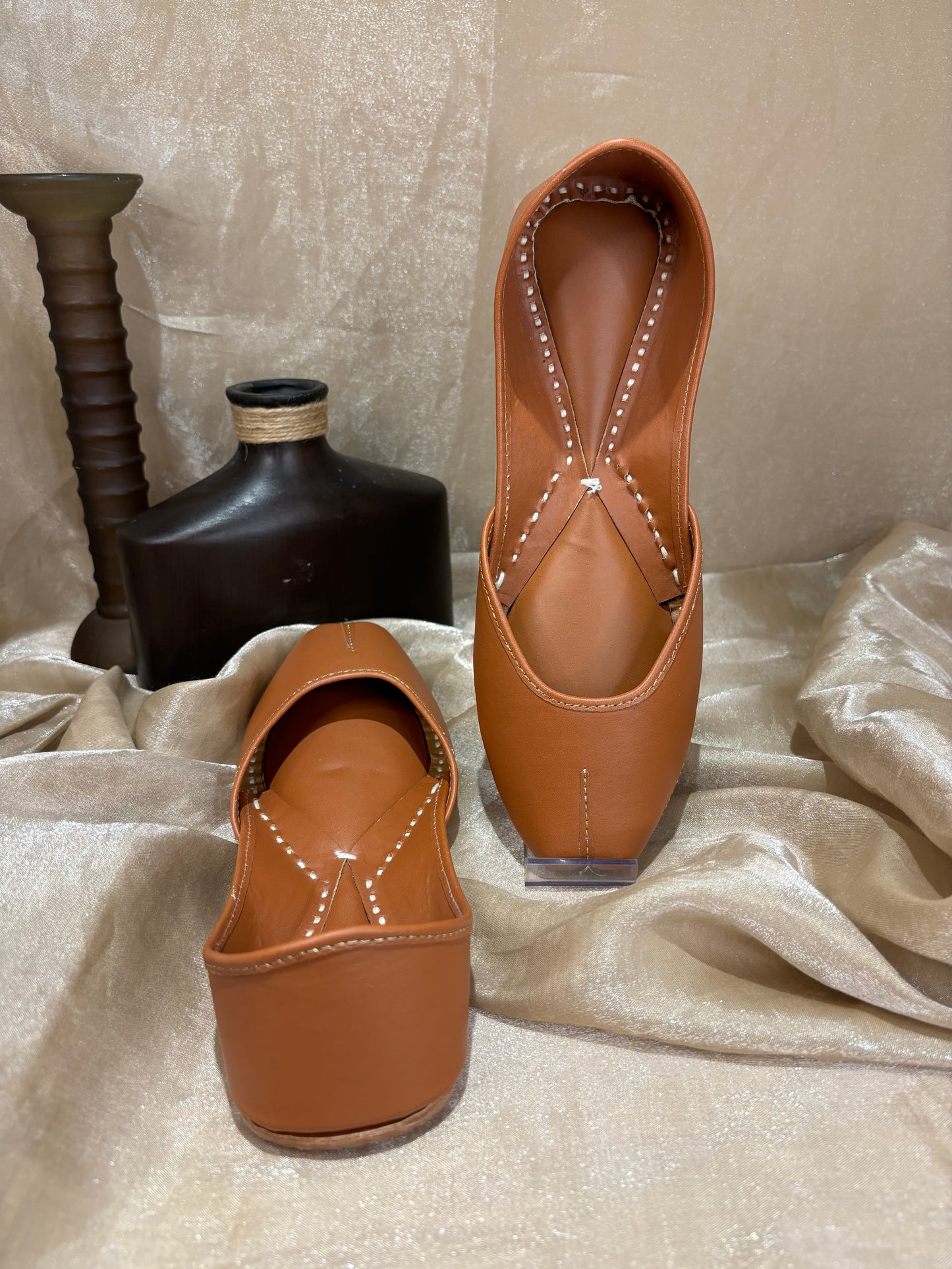 Brown leather Punjabi jutti