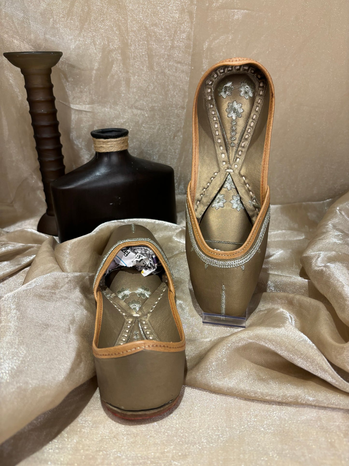 Tan leather Punjabi jutti