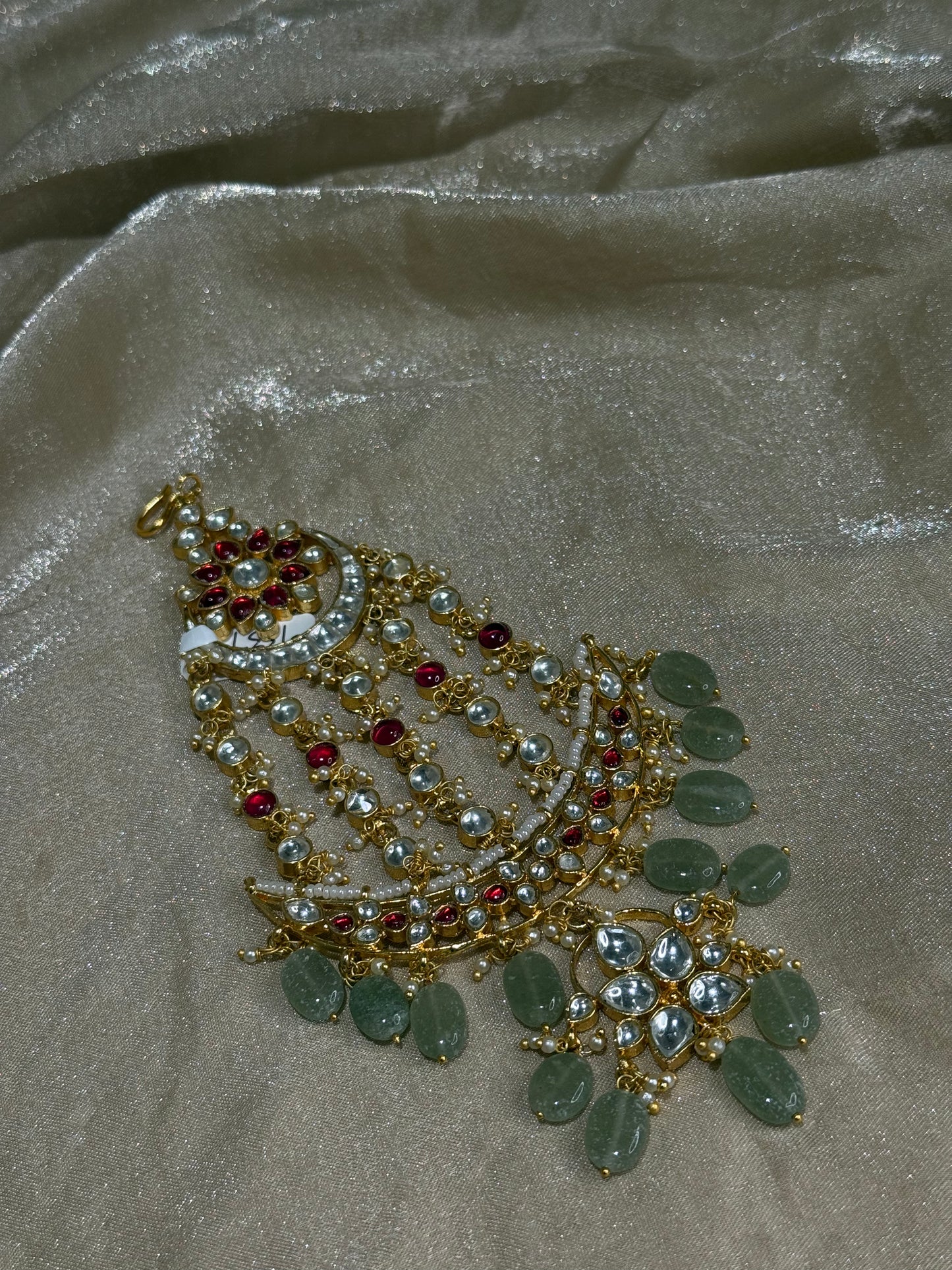 maroon and sage green passa