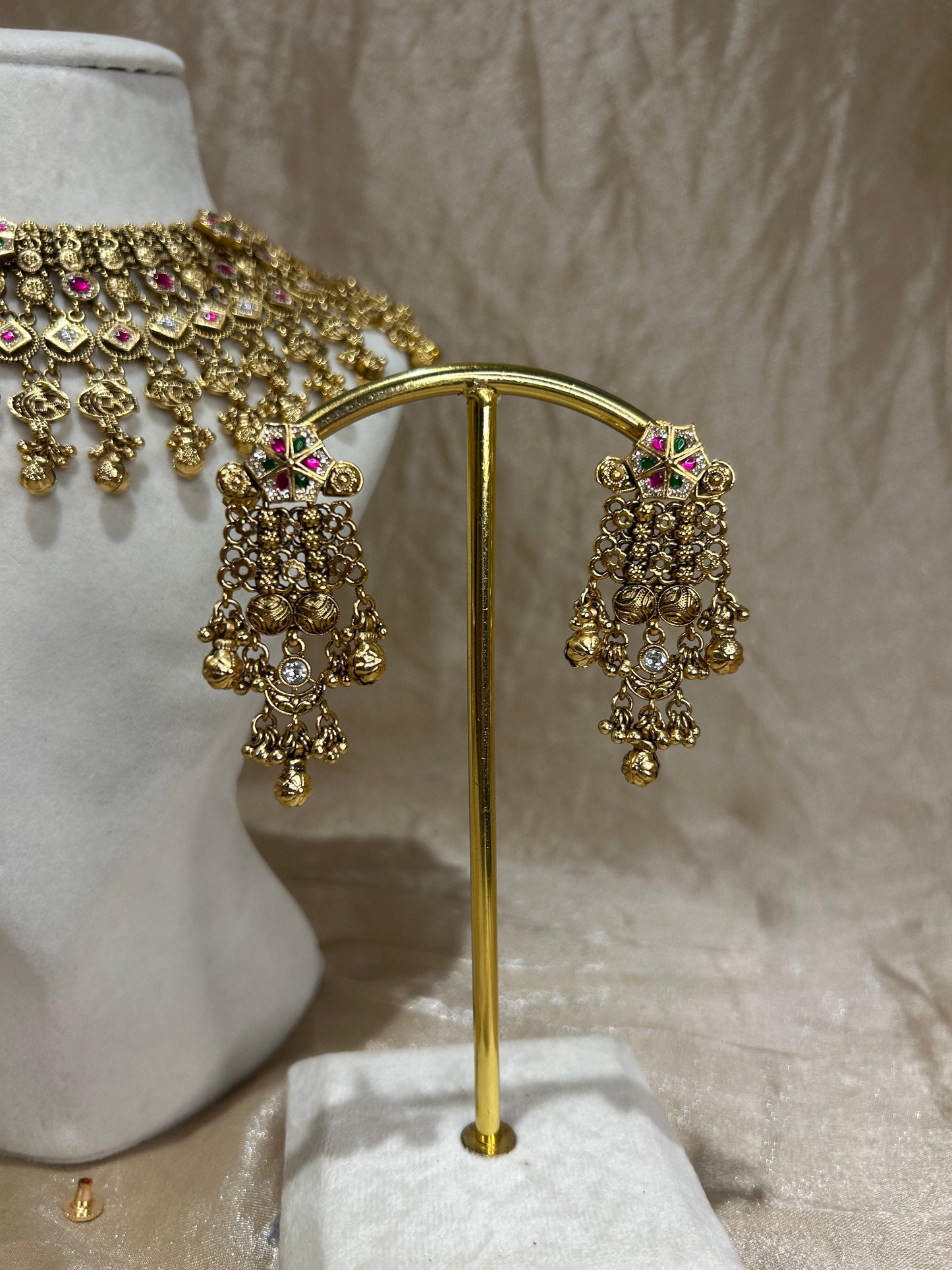 heavy necklace set