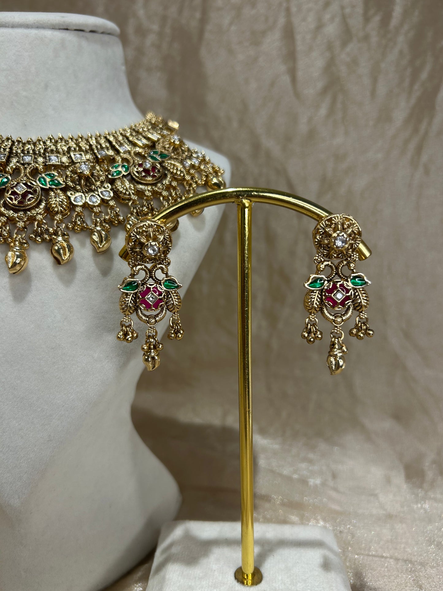 maroon/emerald green necklace set