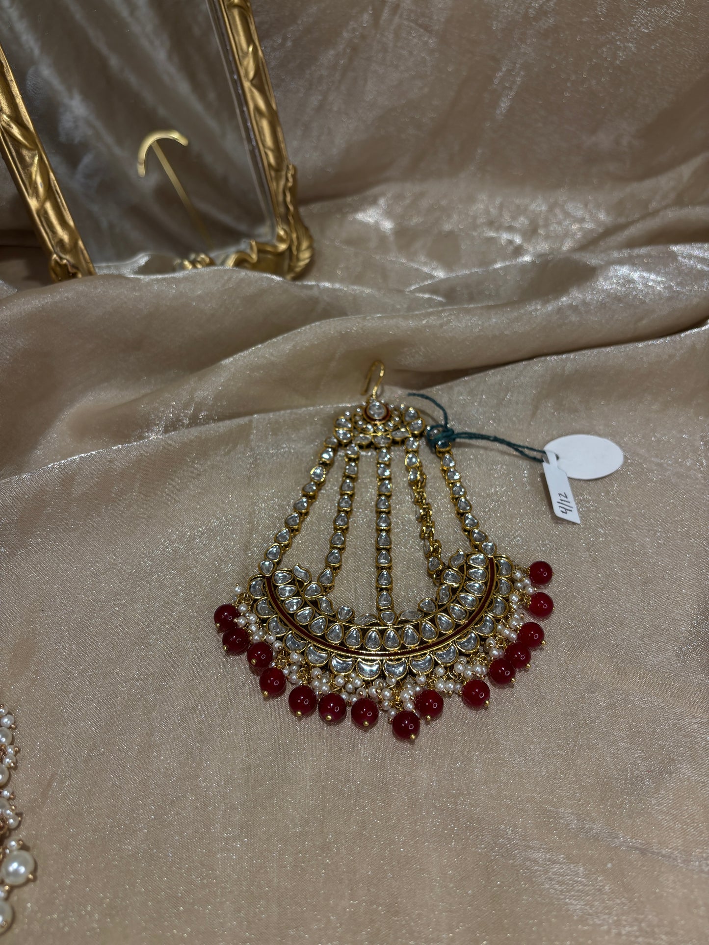 maroon kundan passa
