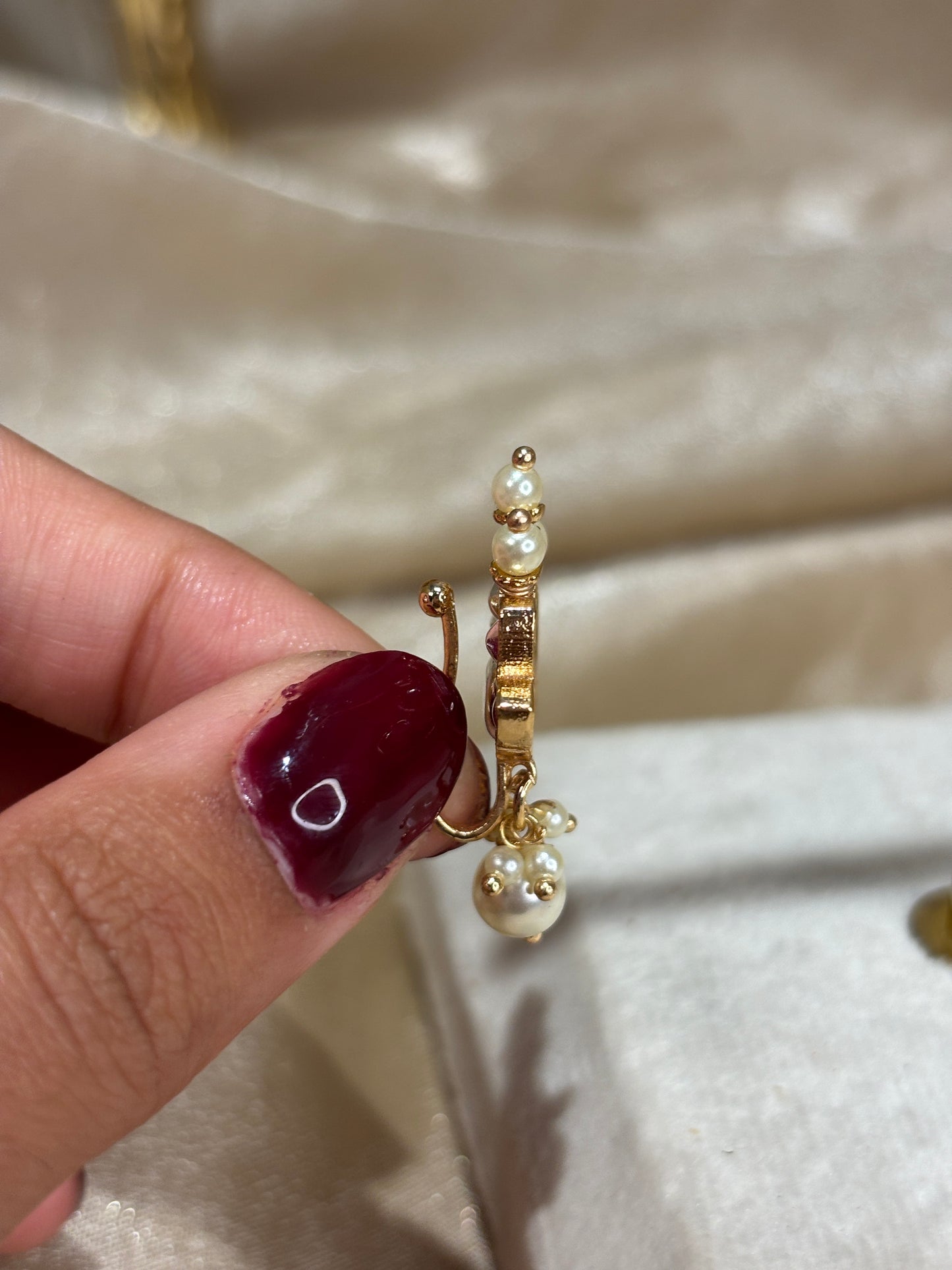 kundan nose stud