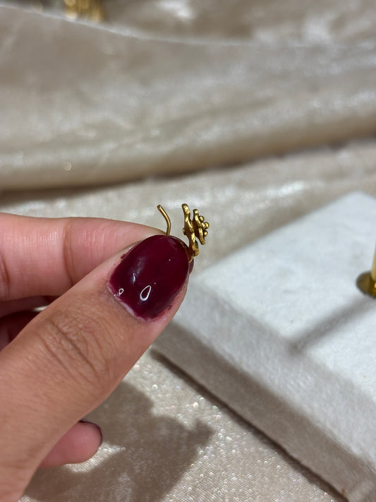 antique gold nose stud