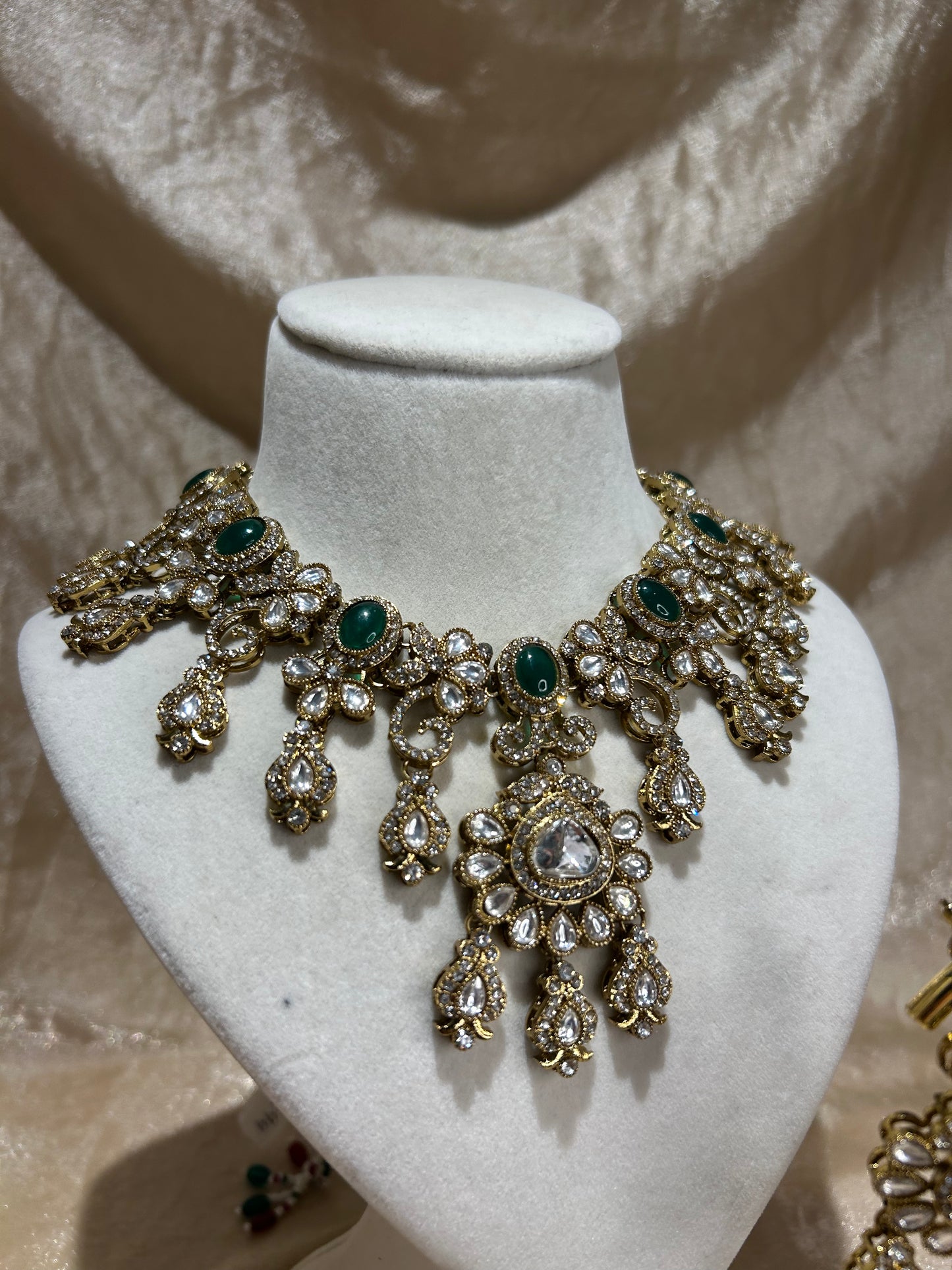 emerald green necklace set