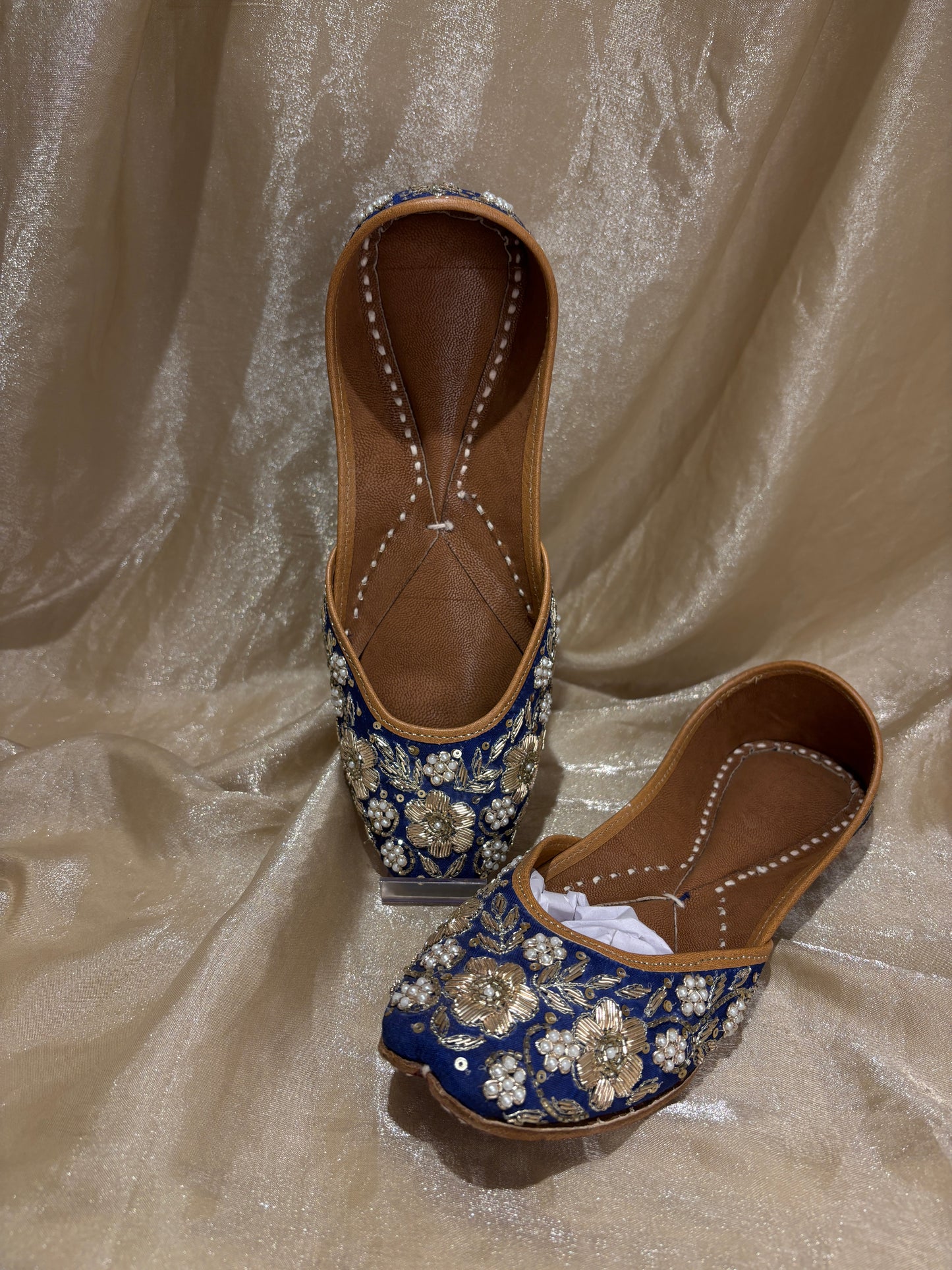 royal blue Punjabi jutti