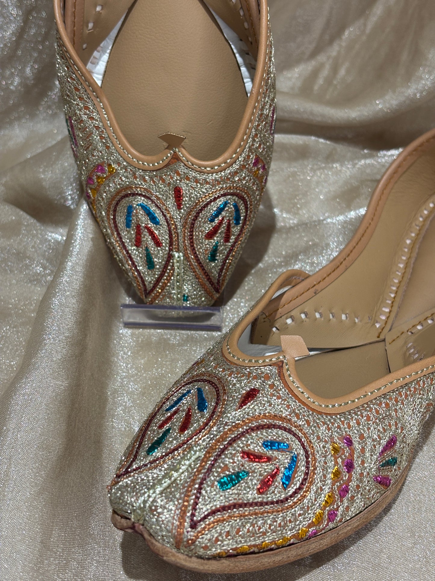 multi-coloured punjabi jutti