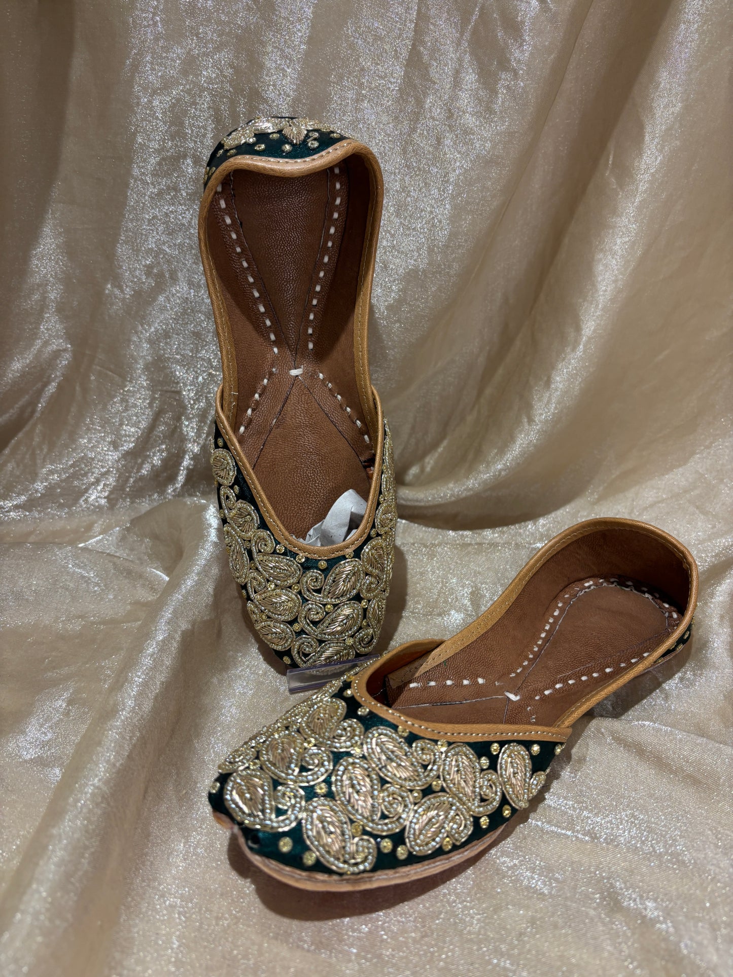 emerald green punjabi jutti