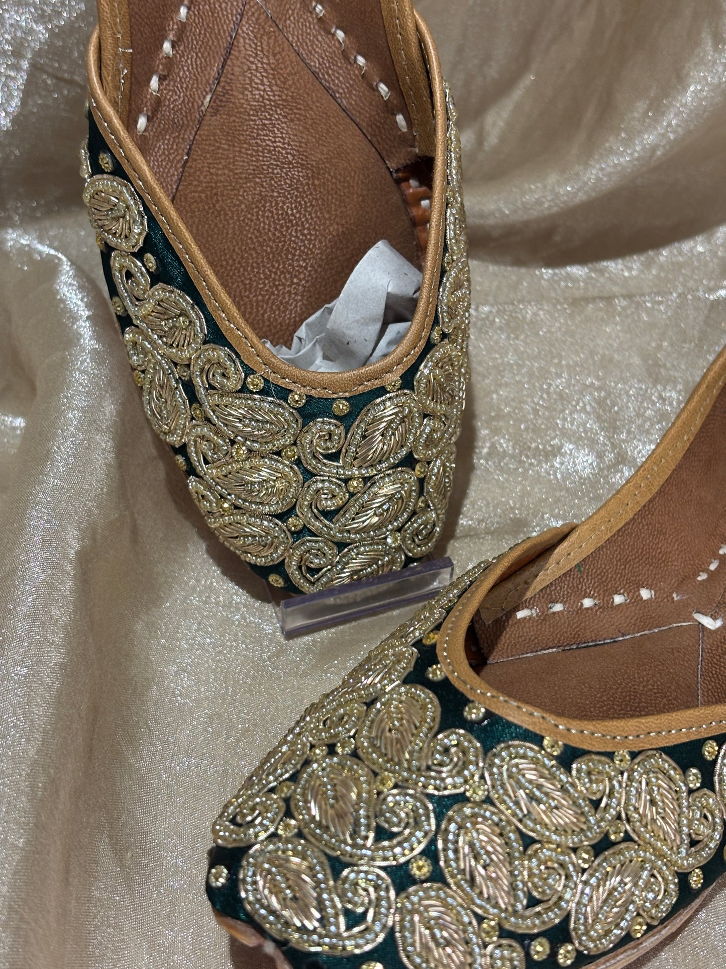 emerald green punjabi jutti