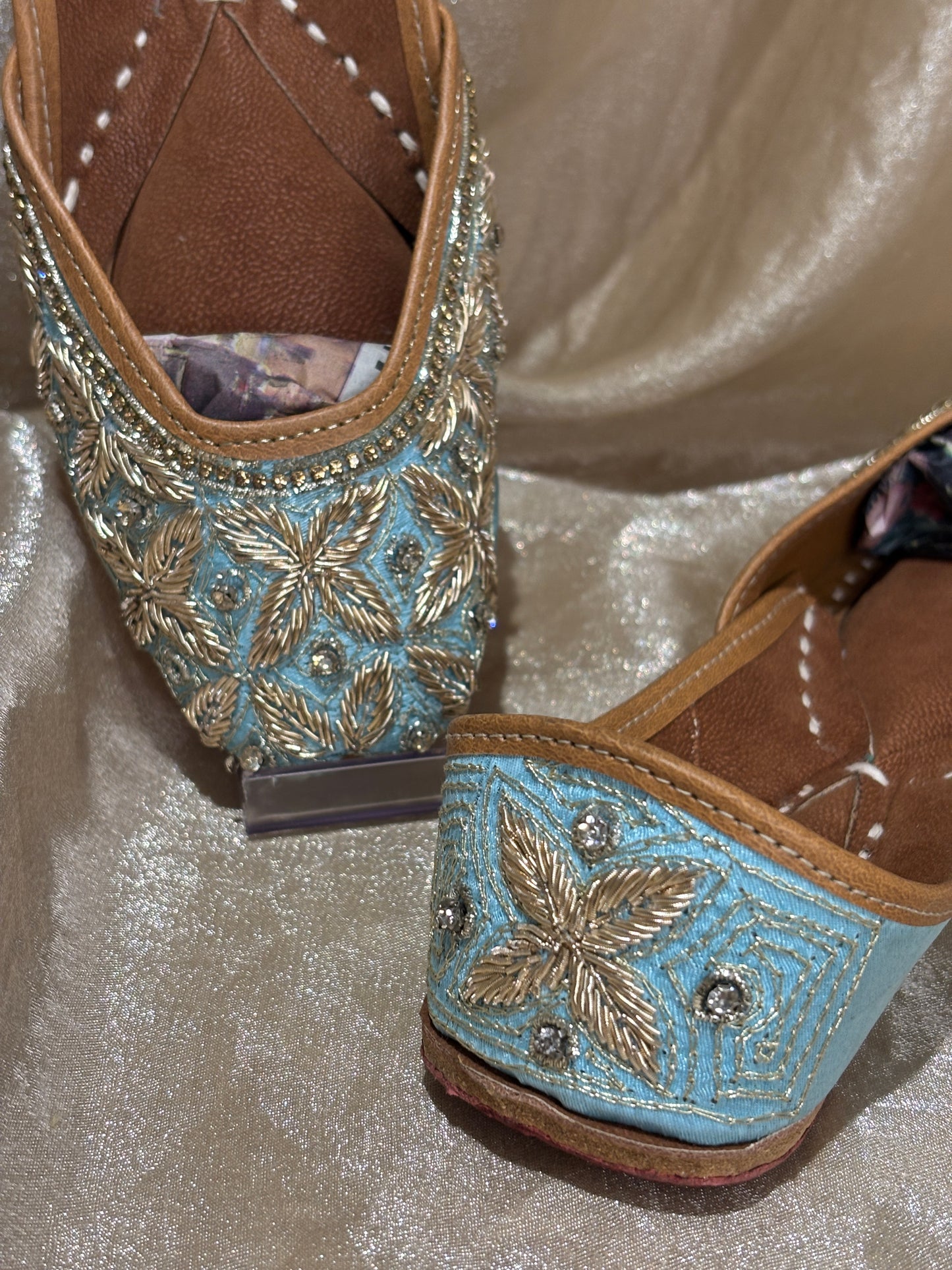 light blue punjabi jutti