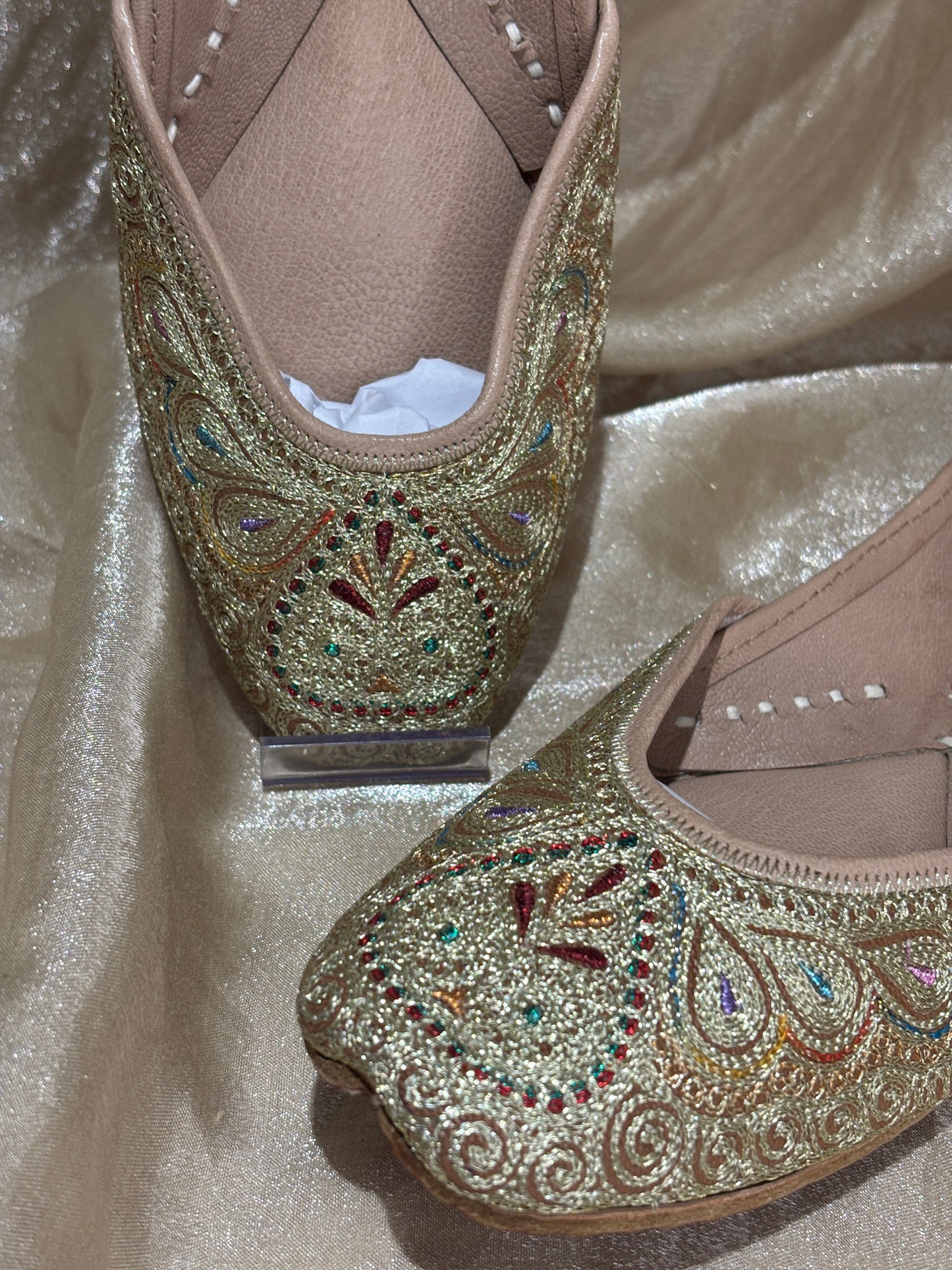 multi-coloured punjabi jutti