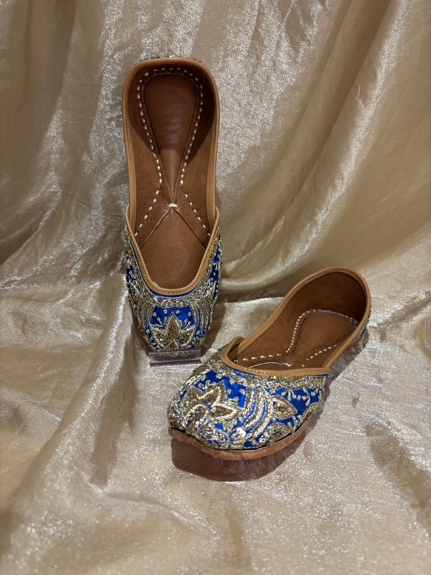 royal blue punjabi jutti