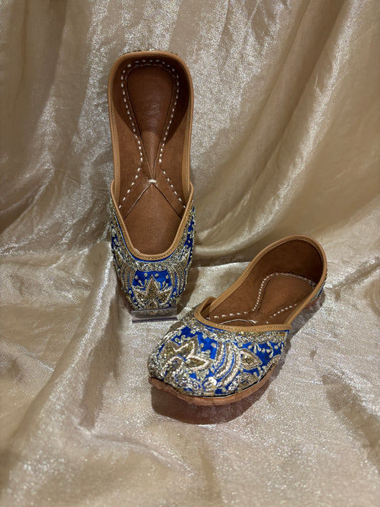royal blue punjabi jutti