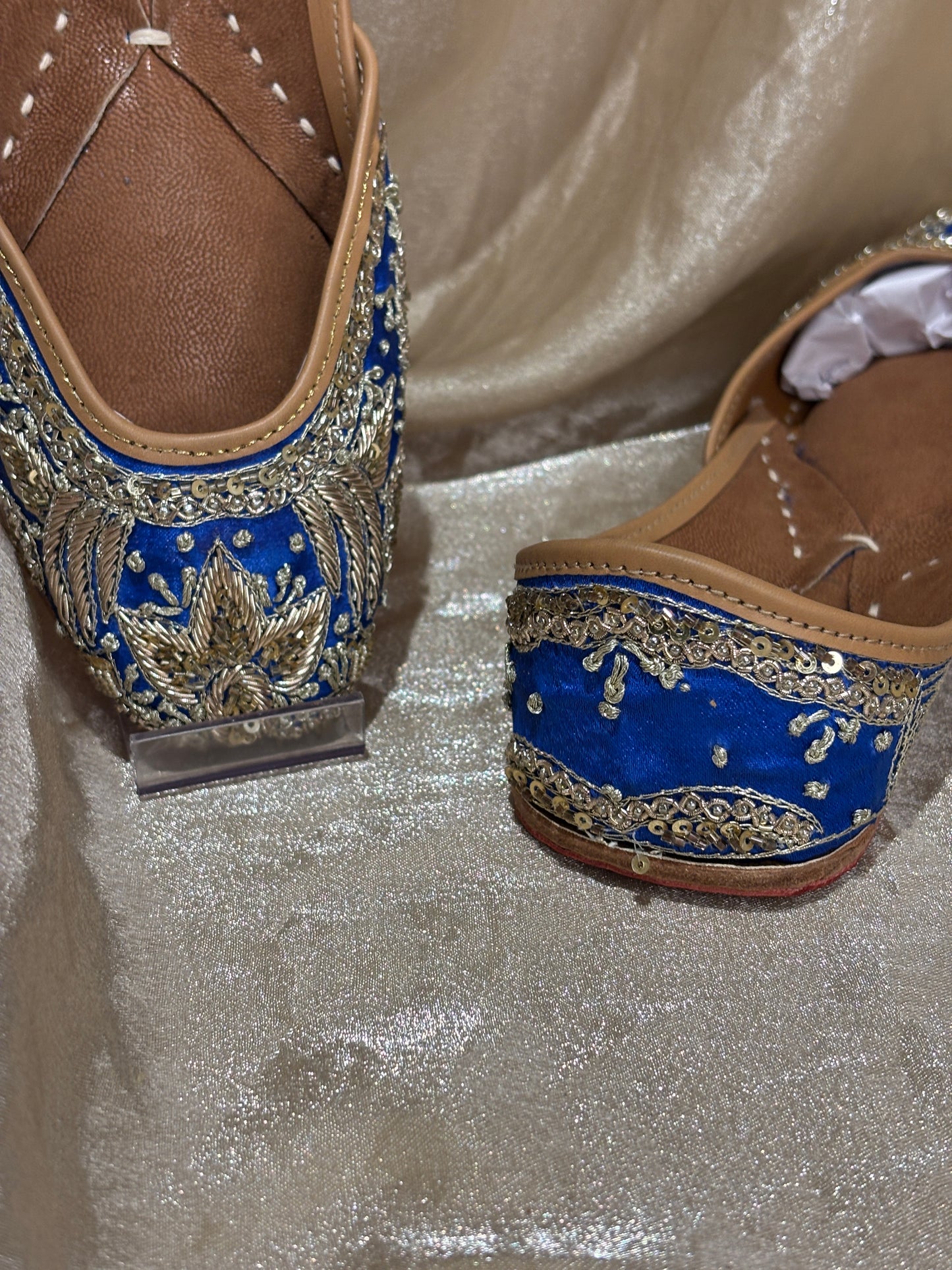 royal blue punjabi jutti