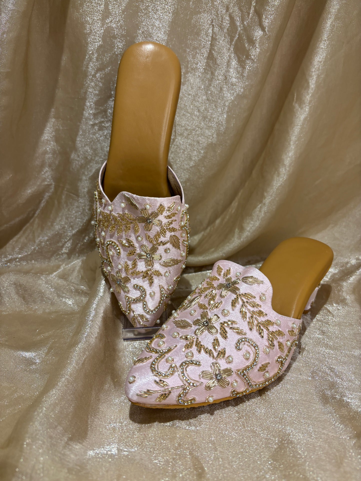 pink heeled punjabi jutti