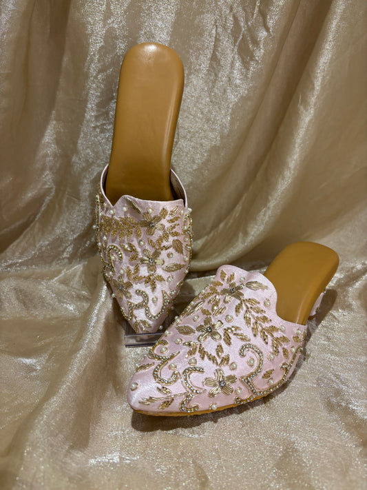 pink heeled punjabi jutti