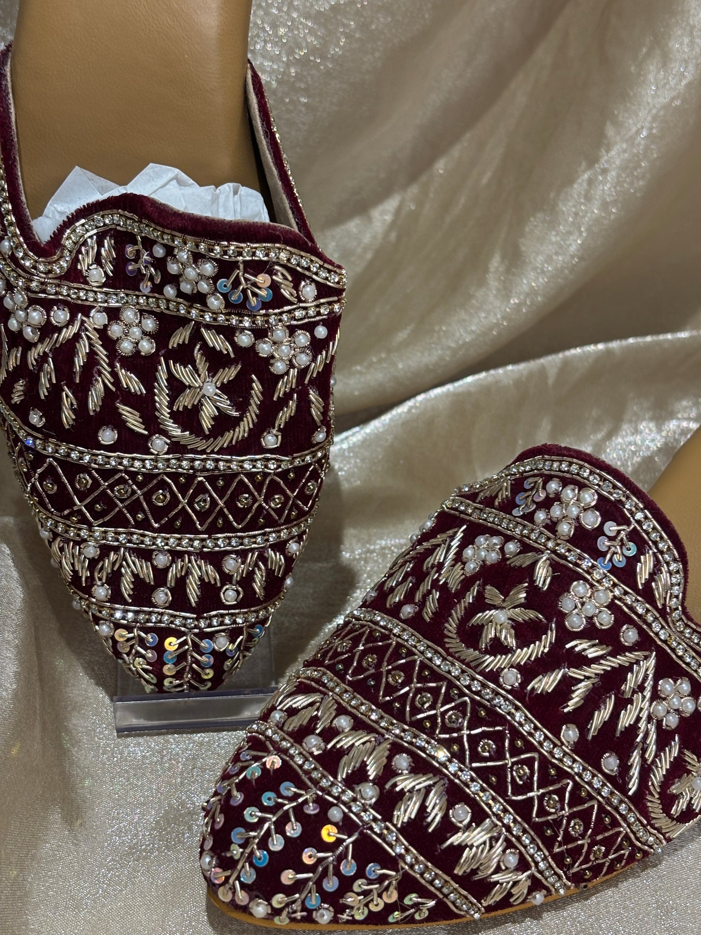 maroon heeled punjabi jutti