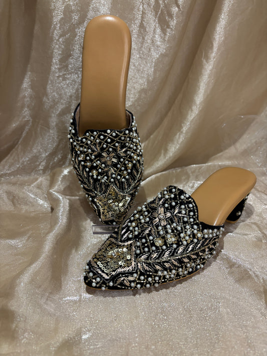 black heeled punjabi jutti