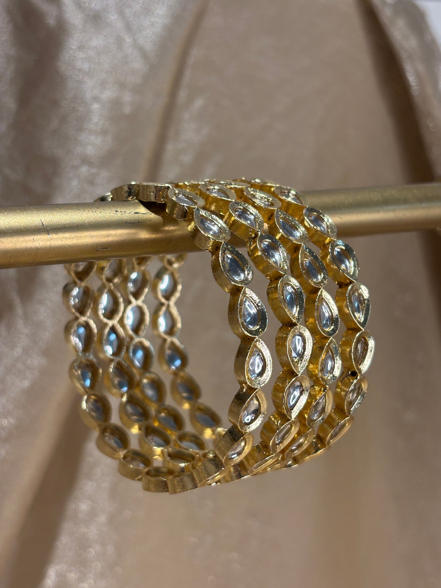 white gold kundan Kare