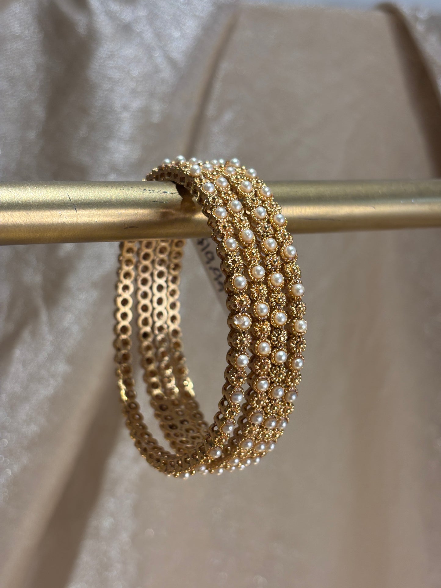 pearl detail Kare