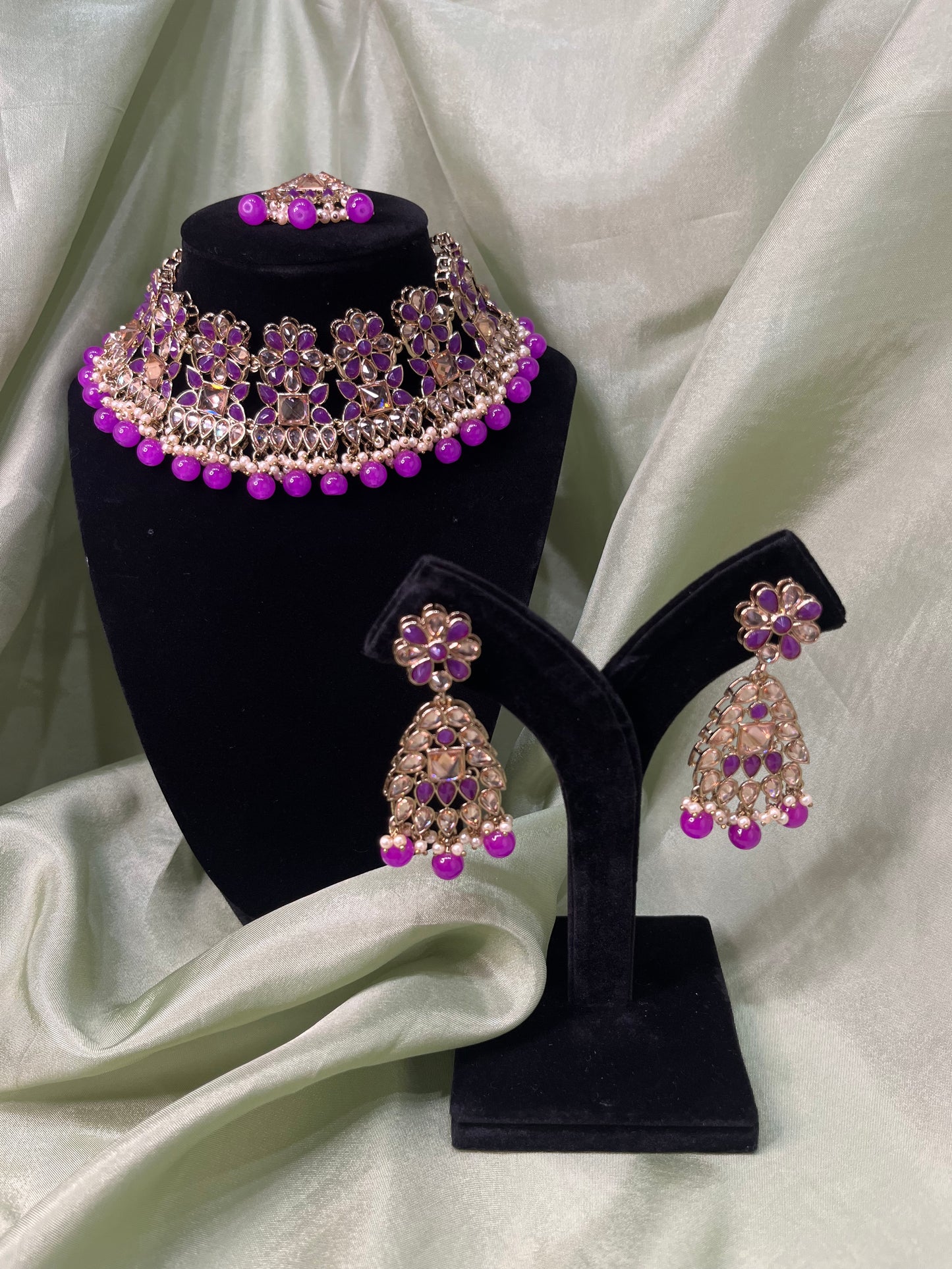 Purple choker set