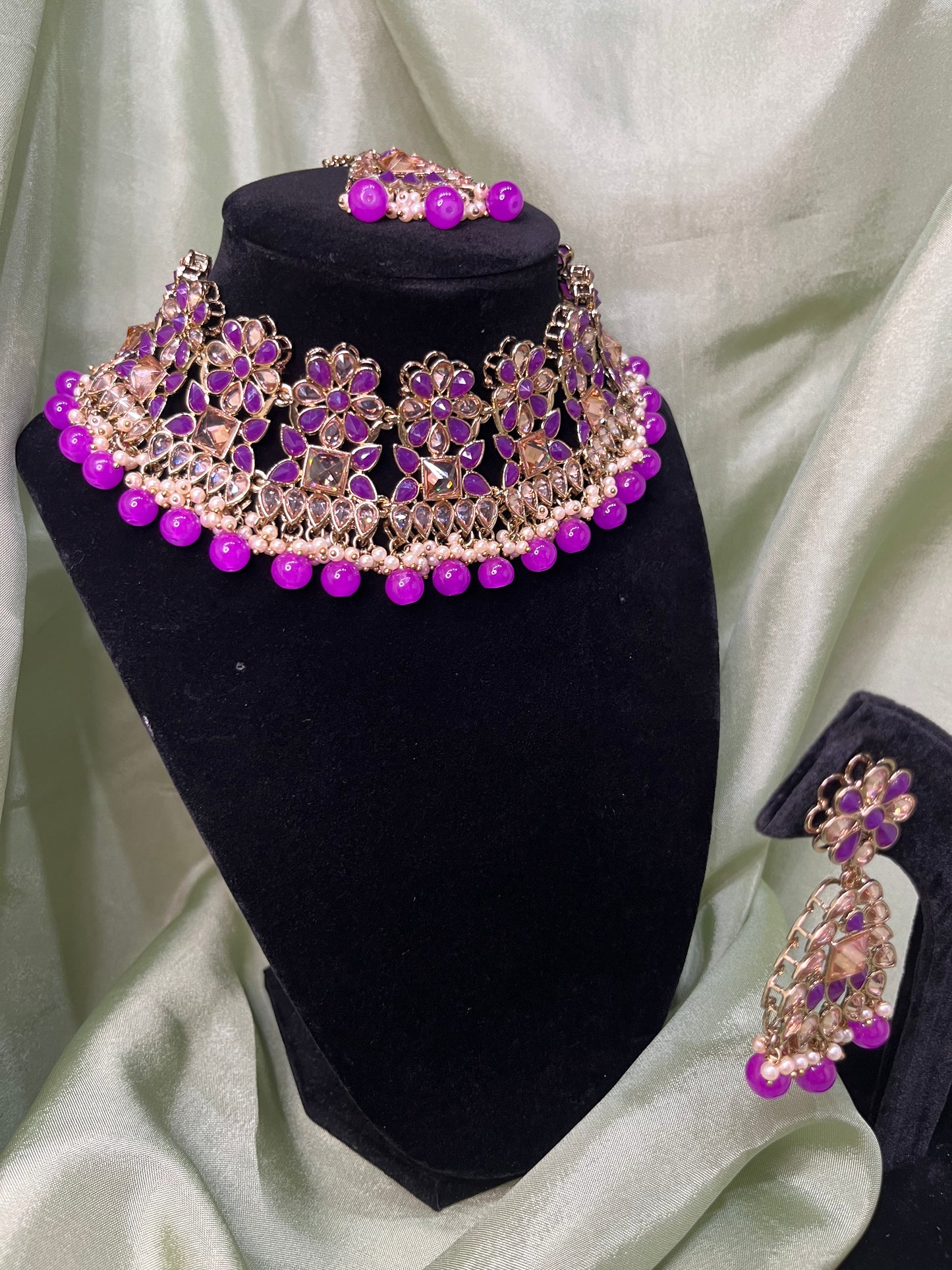 Purple choker set